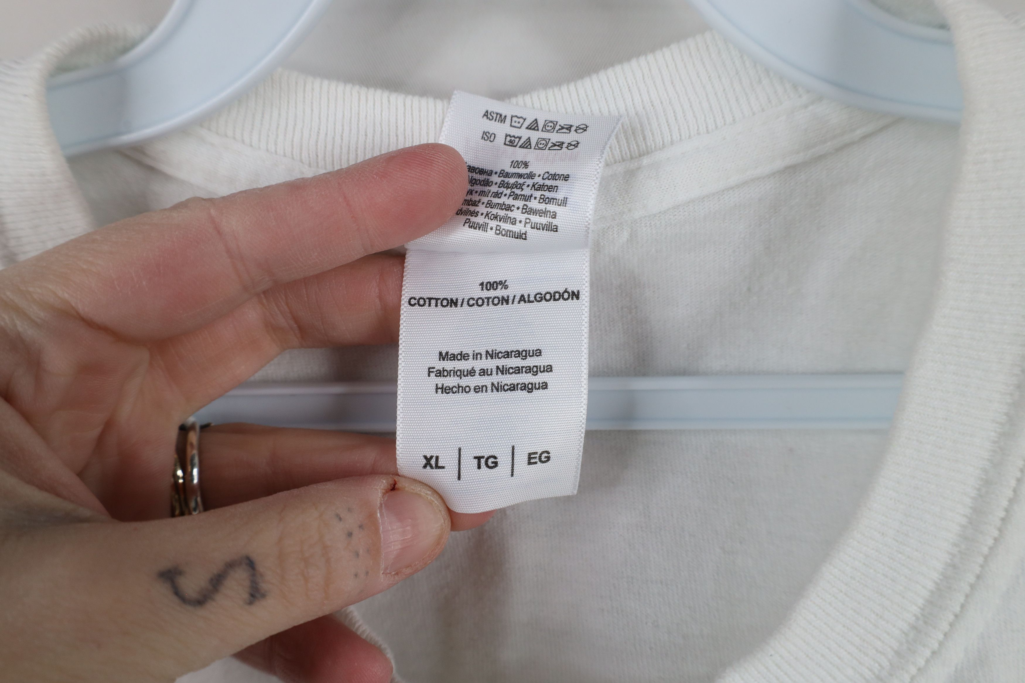 Vintage Vintage 90s Y2K Streetwear Heavyweight Cotton T-Shirt White Size US XL / EU 56 / 4 - 6 Thumbnail