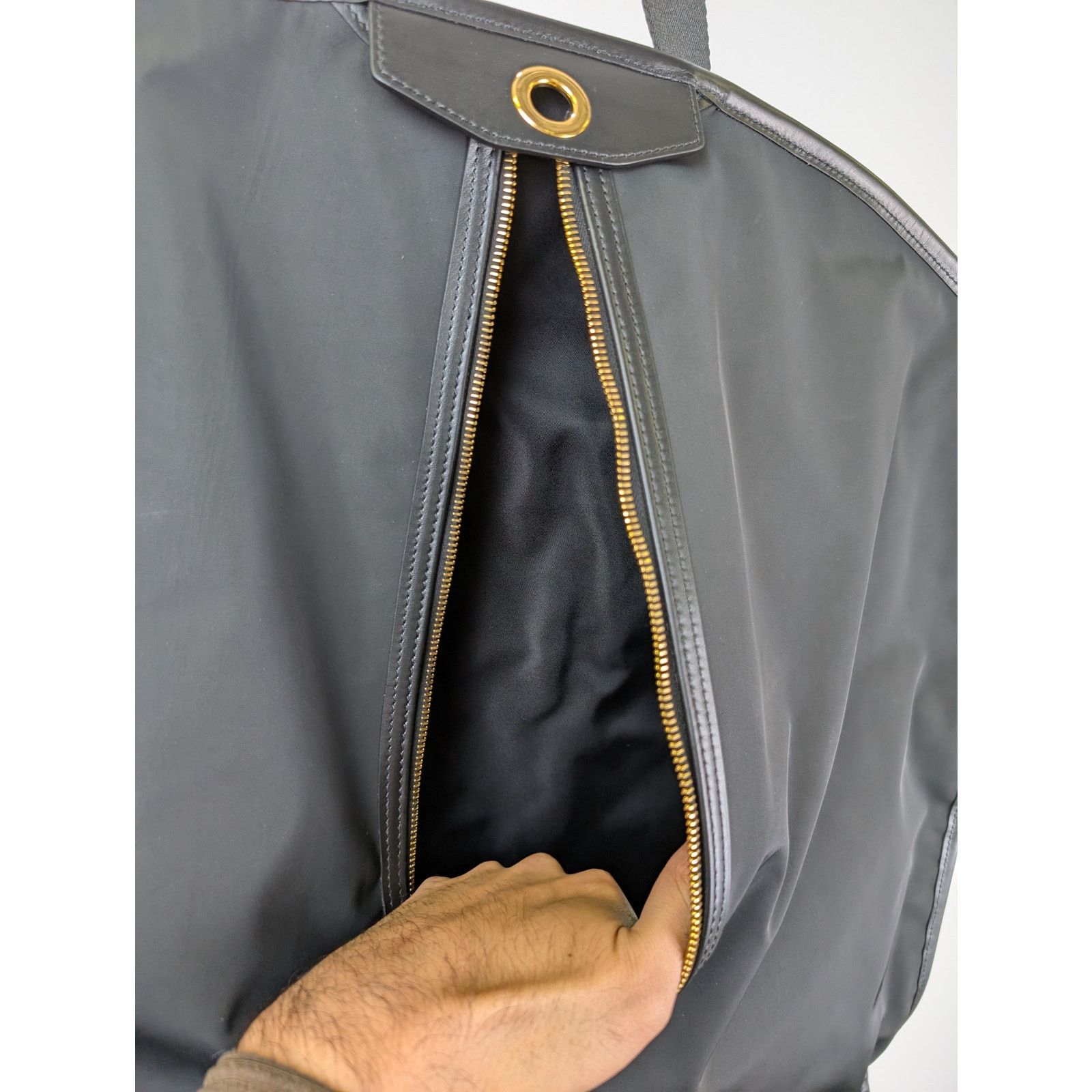 Tom Ford o1rshd1 Q:4/ Size: OS / Leather-Trimmed Garment Bag in Black Size ONE SIZE - 12 Thumbnail