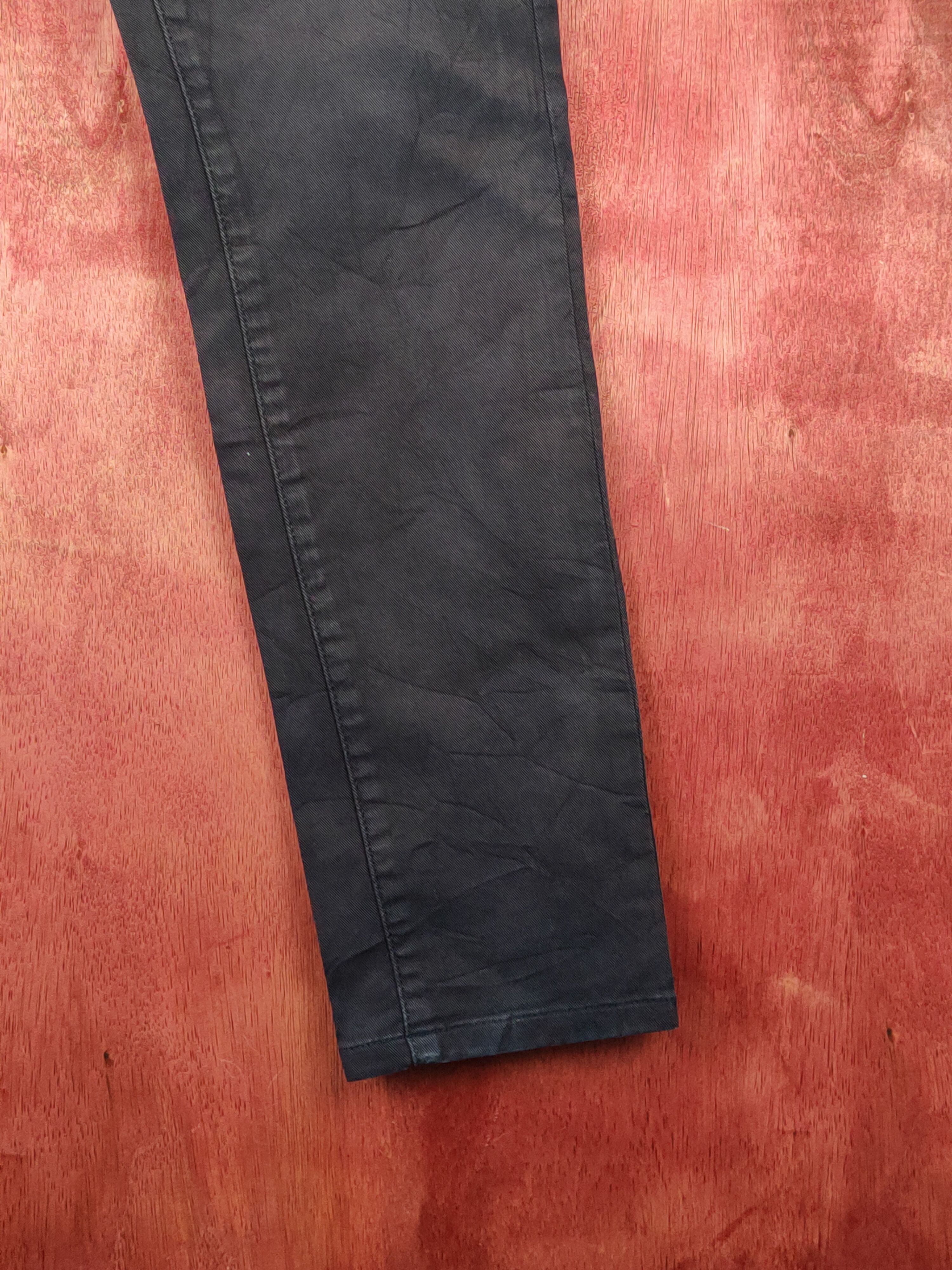 Japanese Brand Uniqlo Dark Blue faded Multipocket Soft Jeans #S1409 Size US 29 - 6 Thumbnail