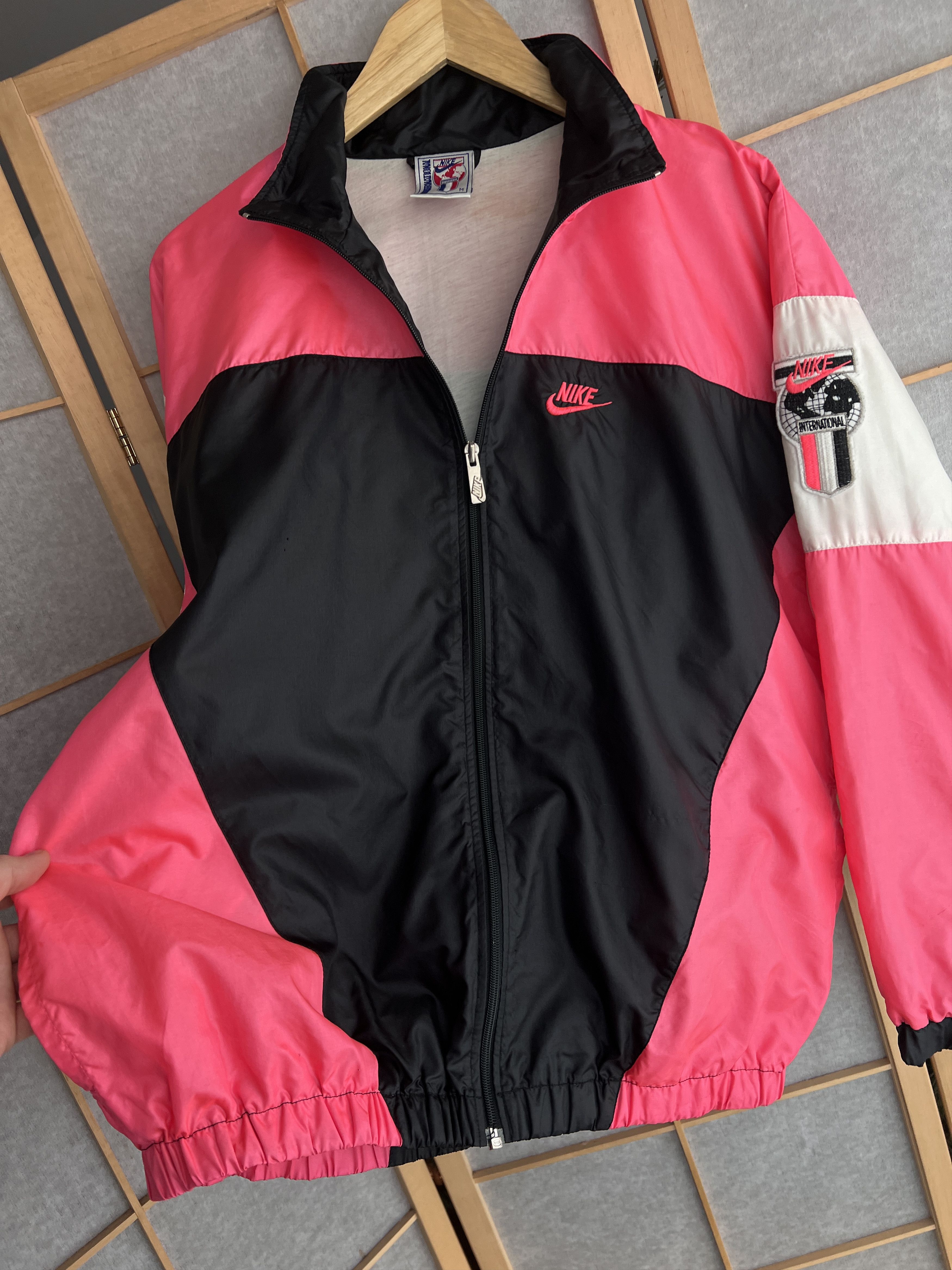 Nike Rare! Nike International 1980s nylon track top retro jacket Size US M / EU 48-50 / 2 - 11 Thumbnail