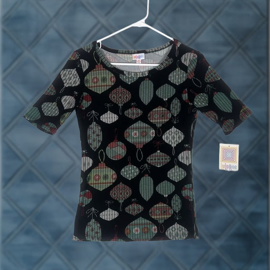 Vintage Lularoe NWT Christmas Gigi Short Sleeve Shirt Womens XS Black T-Shirt NWT Size XS / US 0-2 / IT 36-38 - 1 Thumbnail