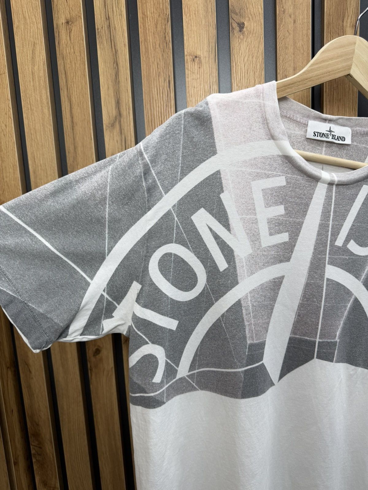 Stone Island Stone Island Compass Graphic T-Shirt Size L Size US L / EU 52-54 / 3 - 5 Thumbnail