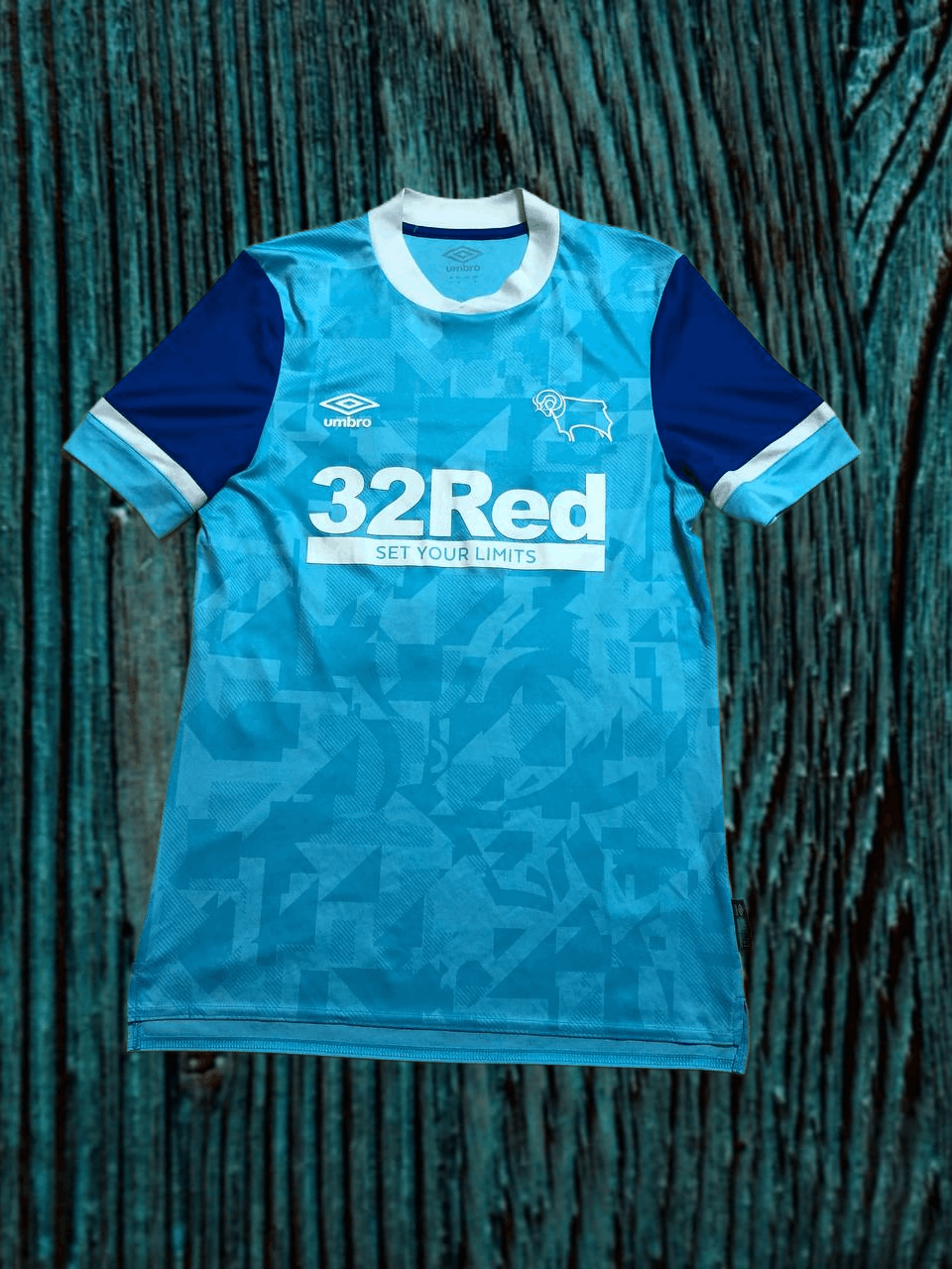 Umbro Derby County FC Away Football Soccer Shirt Jersey Size US M / EU 48-50 / 2 - 1 Thumbnail