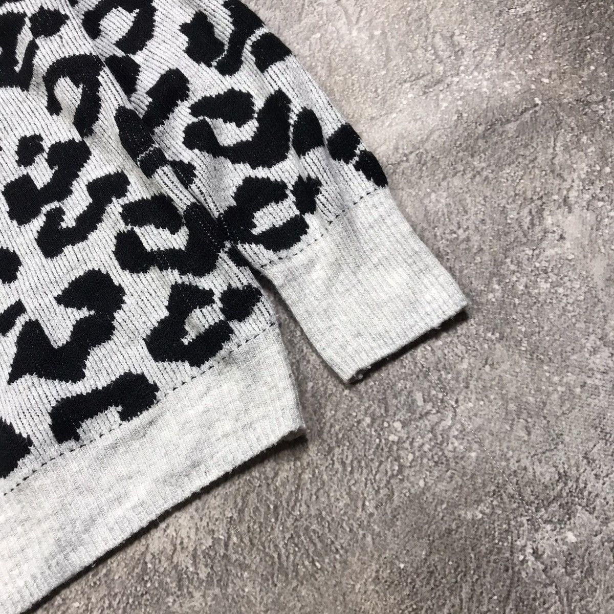 Vintage Vintage 90s Leopard Print Oversized Sweater Y2K Grunge M Size M / US 6-8 / IT 42-44 - 5 Thumbnail