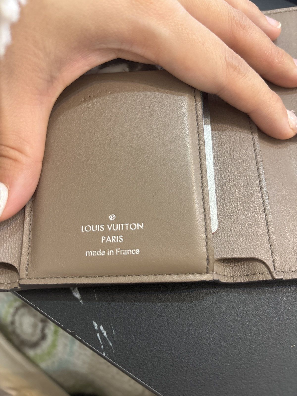 Louis Vuitton Louis Vuitton Capucines Compact XS Wallet Size ONE SIZE - 12 Thumbnail