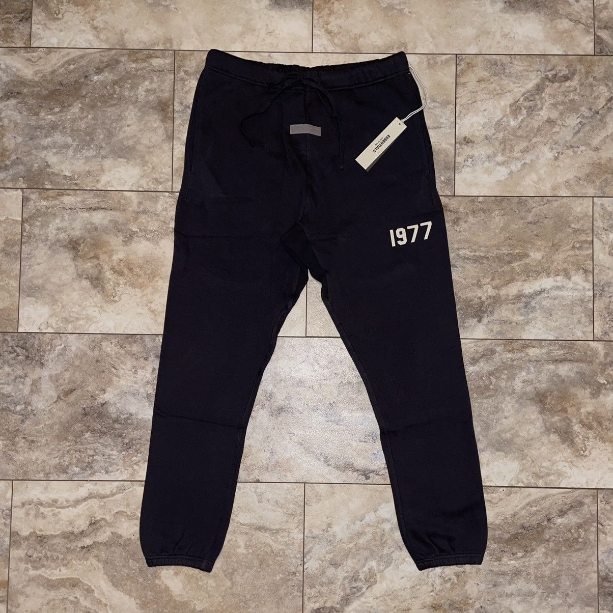 2022 Fear of God Essentials Essentials Sweatpants Iron Large