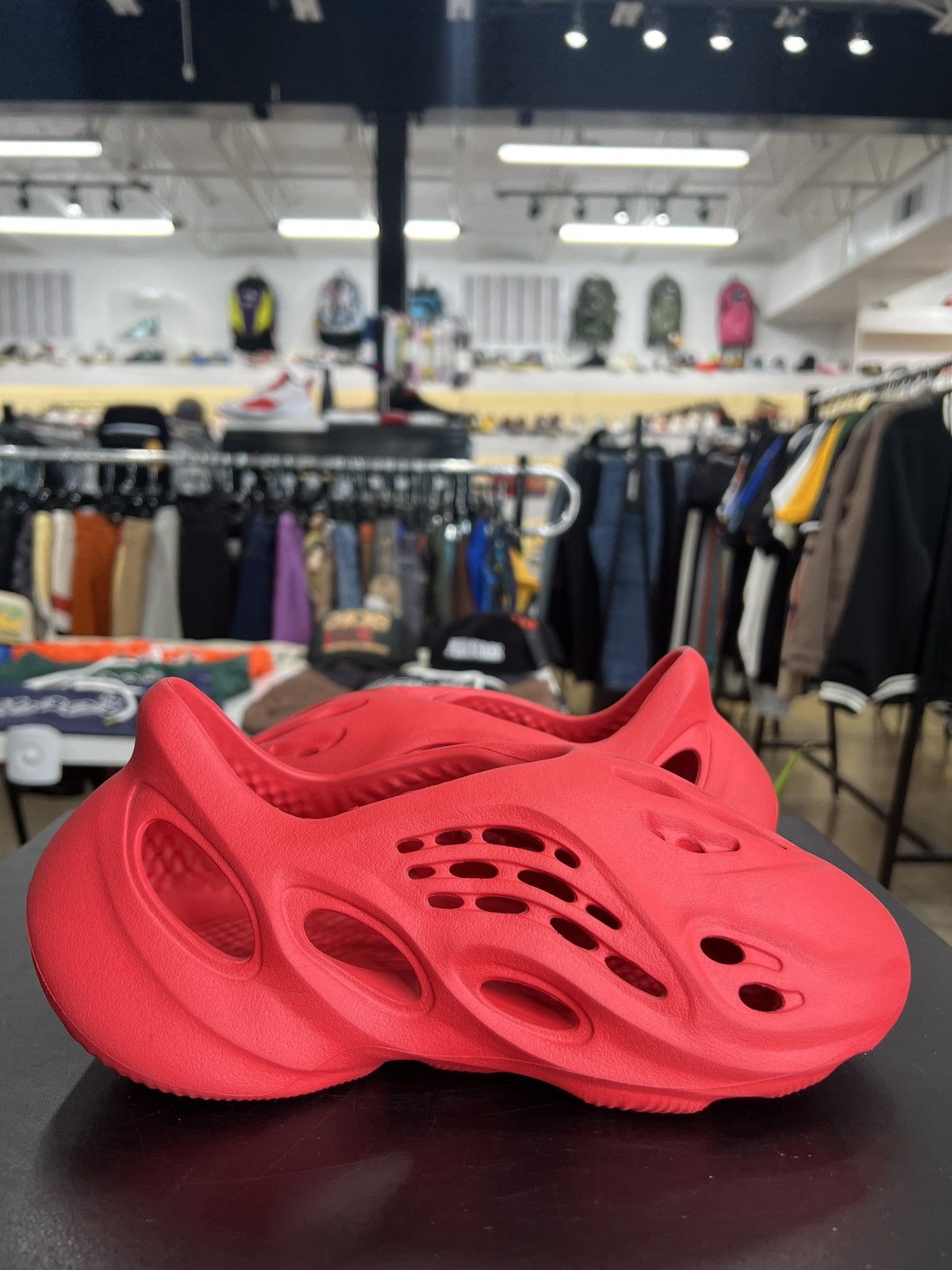 Adidas Adidas Yeezy Foam RNNR Vermillion Sz. 6 (2021) Size US 6 / EU 39 - 4 Thumbnail