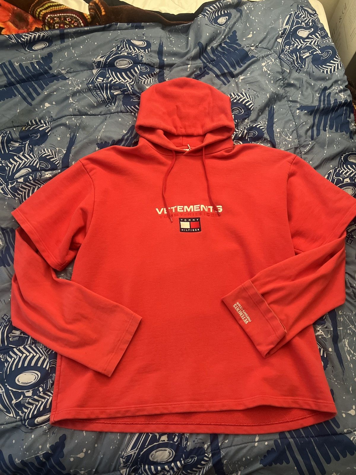 image of Vetements Ss18 Tommy Hilfiger Edition Double Sleeve Hoodie in Red, Men's (Size Medium)