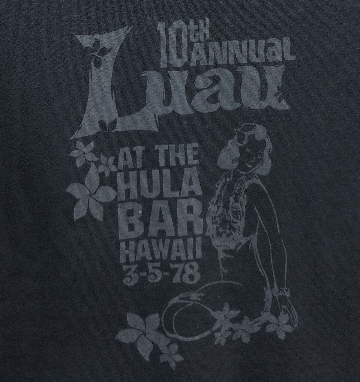 Vintage Old Navy 10th Annual Luau At The Hula Bar Hawaii T-Shirt Size US S / EU 44-46 / 1 - 3 Thumbnail