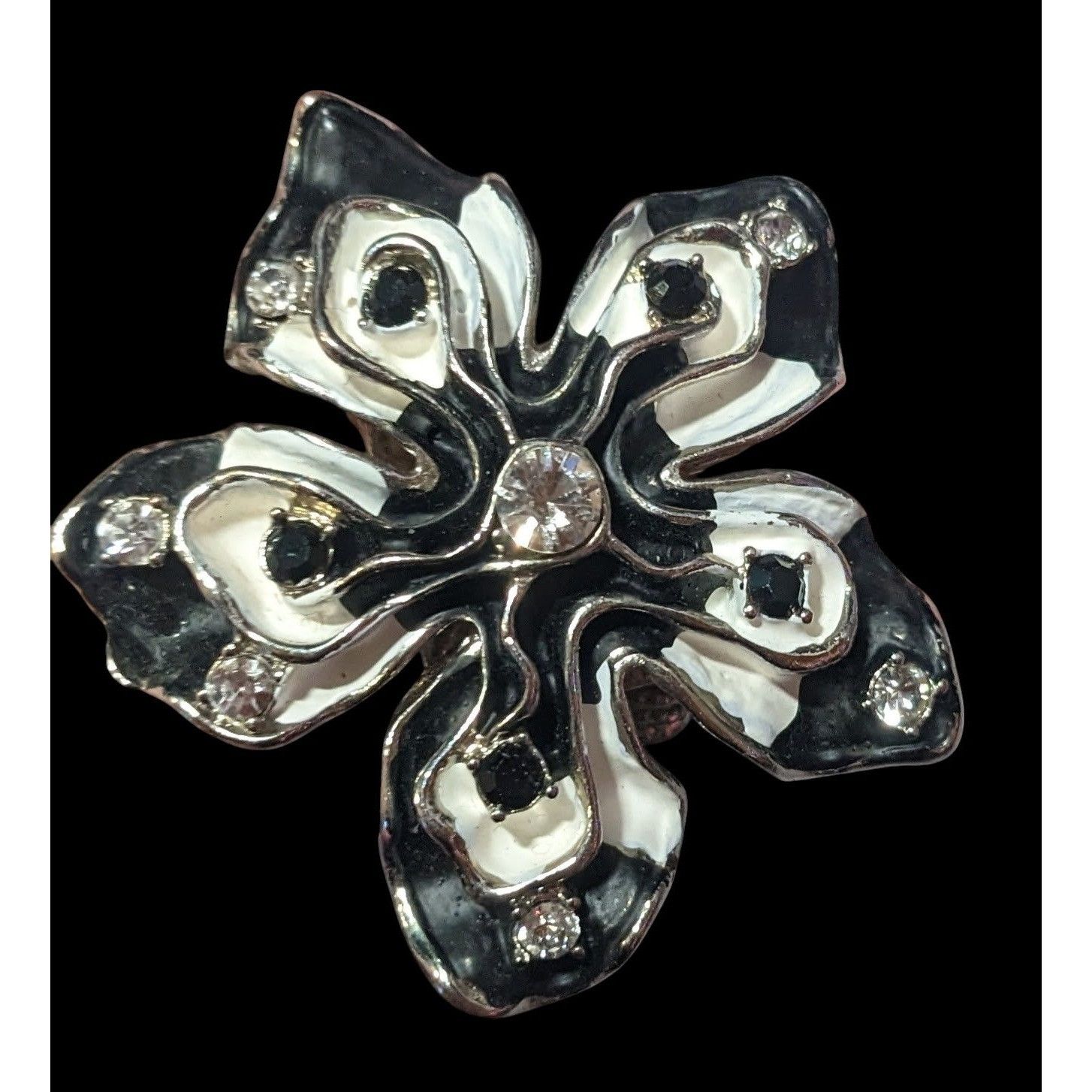 Other Chunky Floral Black And White Stretch Statement Ring Size 6 Size ONE SIZE - 9 Thumbnail
