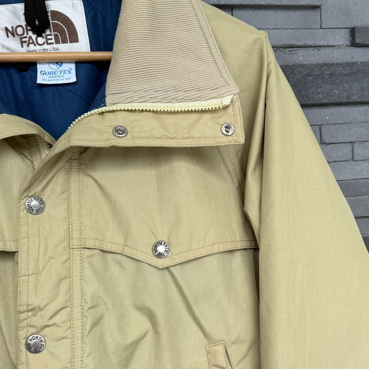 The North Face Vintage The North Face GoreTex Jacket Talon Zip Beige Bomber Size US M / EU 48-50 / 2 - 7 Thumbnail