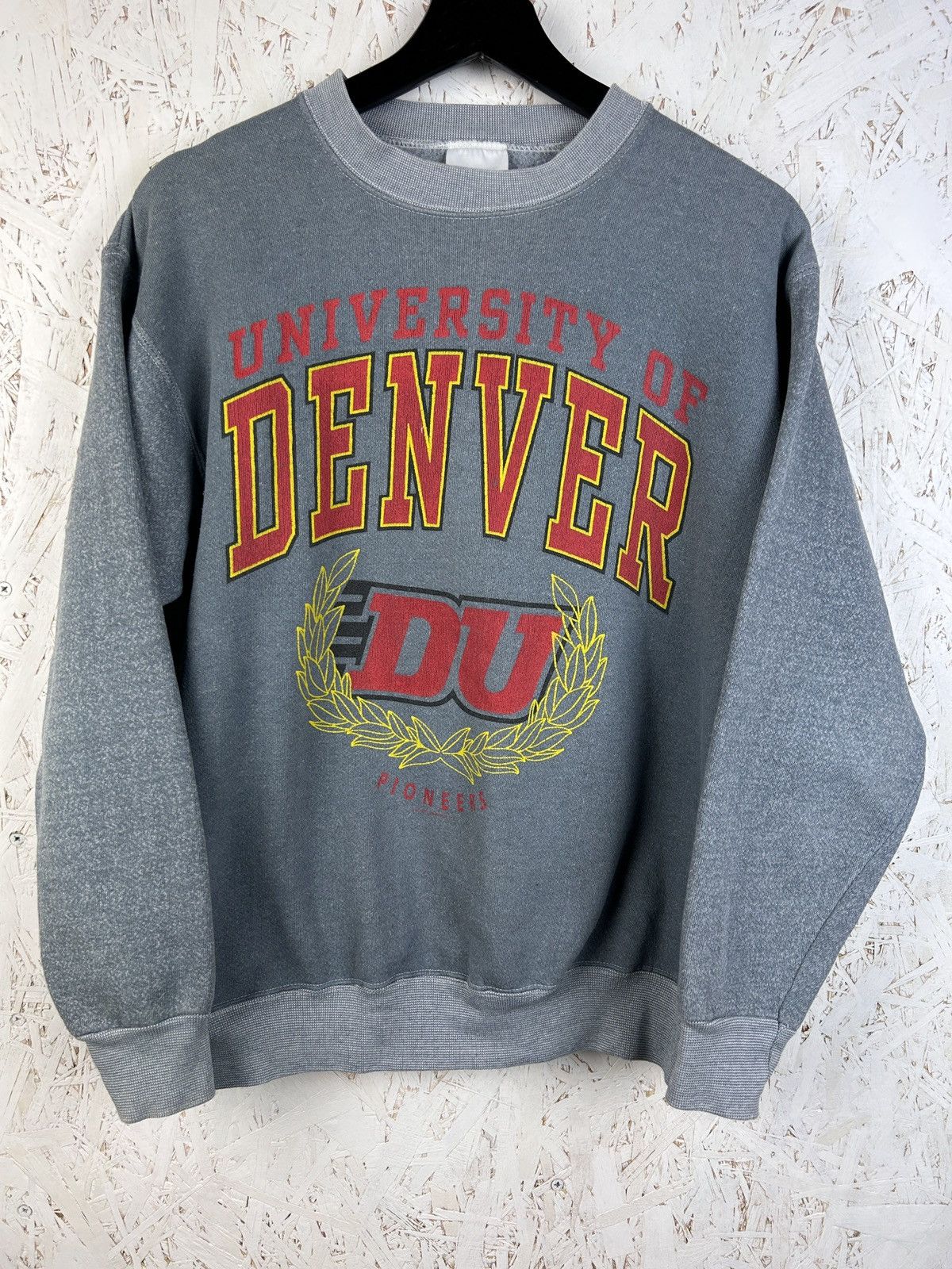 Tultex 90s Vintage Denver University Pioneers Sweatshirt Crewneck Size US M / EU 48-50 / 2 - 1 Thumbnail