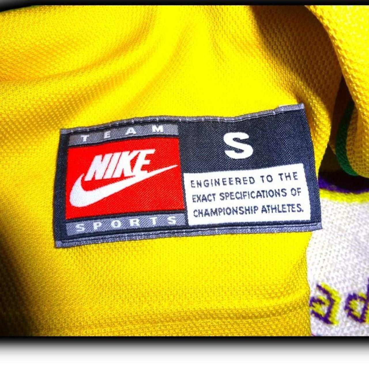 Nike Fc Brazil 1998 1999 Home Shirt Jersey Size US S / EU 44-46 / 1 - 4 Thumbnail