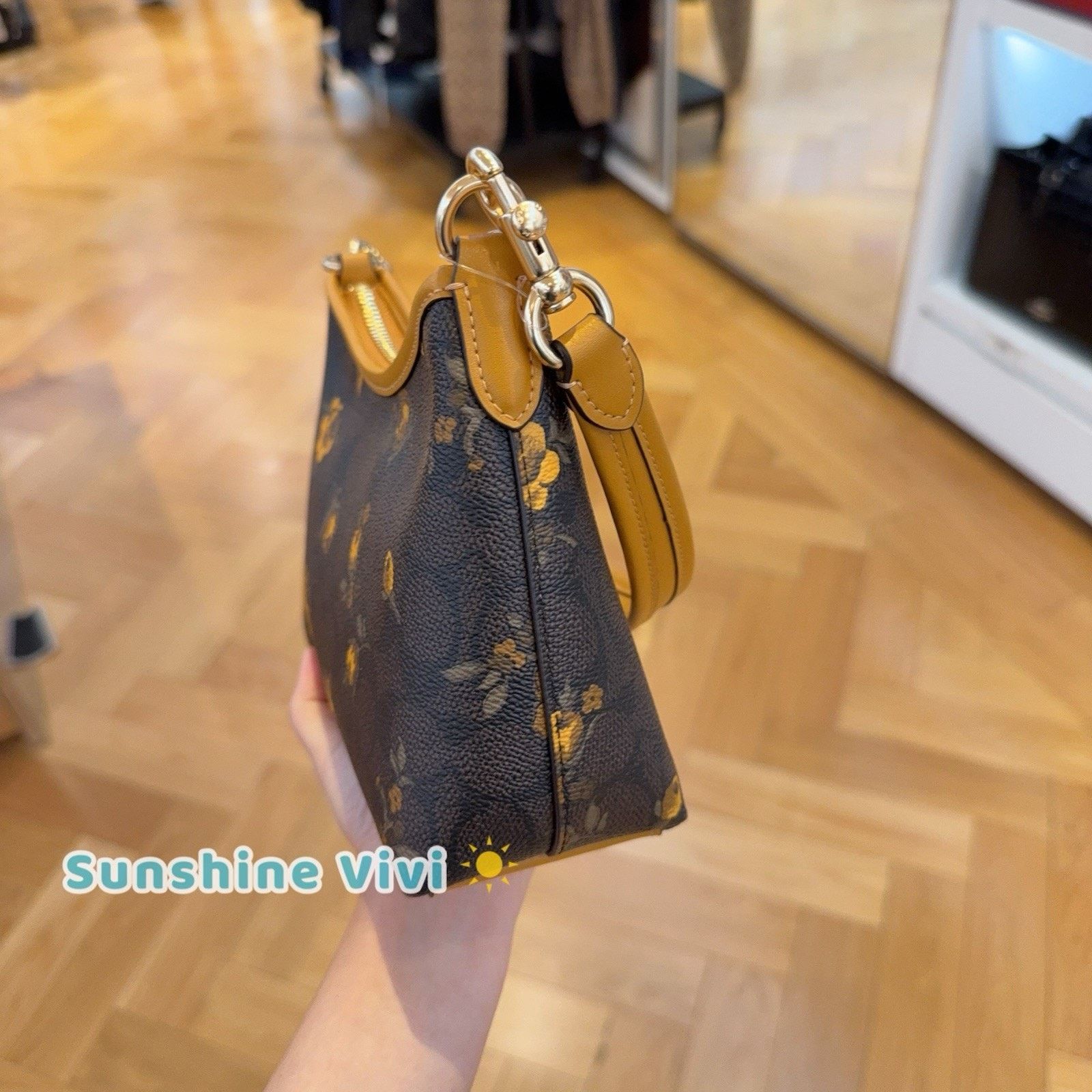 Coach NWT Coach Laurel Small Shoulder Bag Floral CCF17 Yellow Size ONE SIZE - 2 Thumbnail