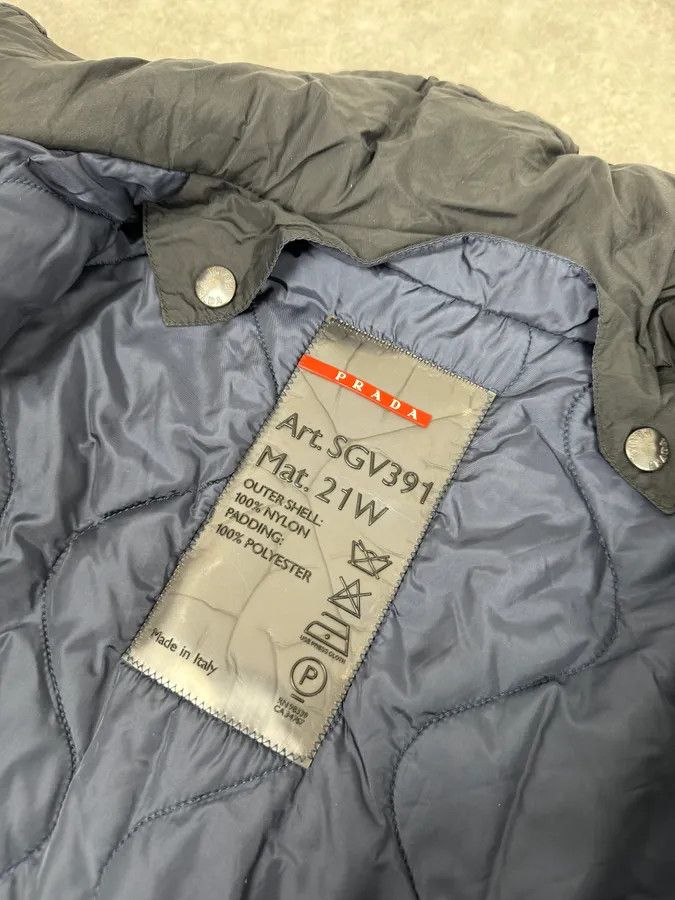 Prada 2000s Prada Black Puffer Asymmetrical Jacket Size US L / EU 52-54 / 3 - 11 Thumbnail