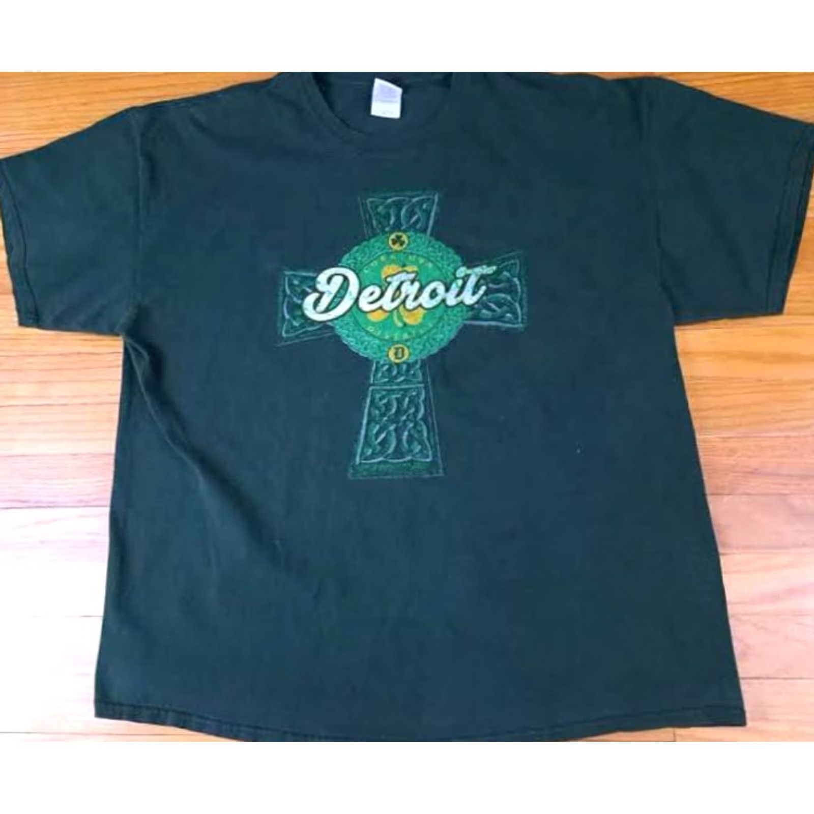 Gildan VINTAGE Detroit T-Shirt Gildan Green XL Cotton Printed Crew Neck Short Sleeve Men US Cities Size US XL / EU 56 / 4 - 3 Thumbnail