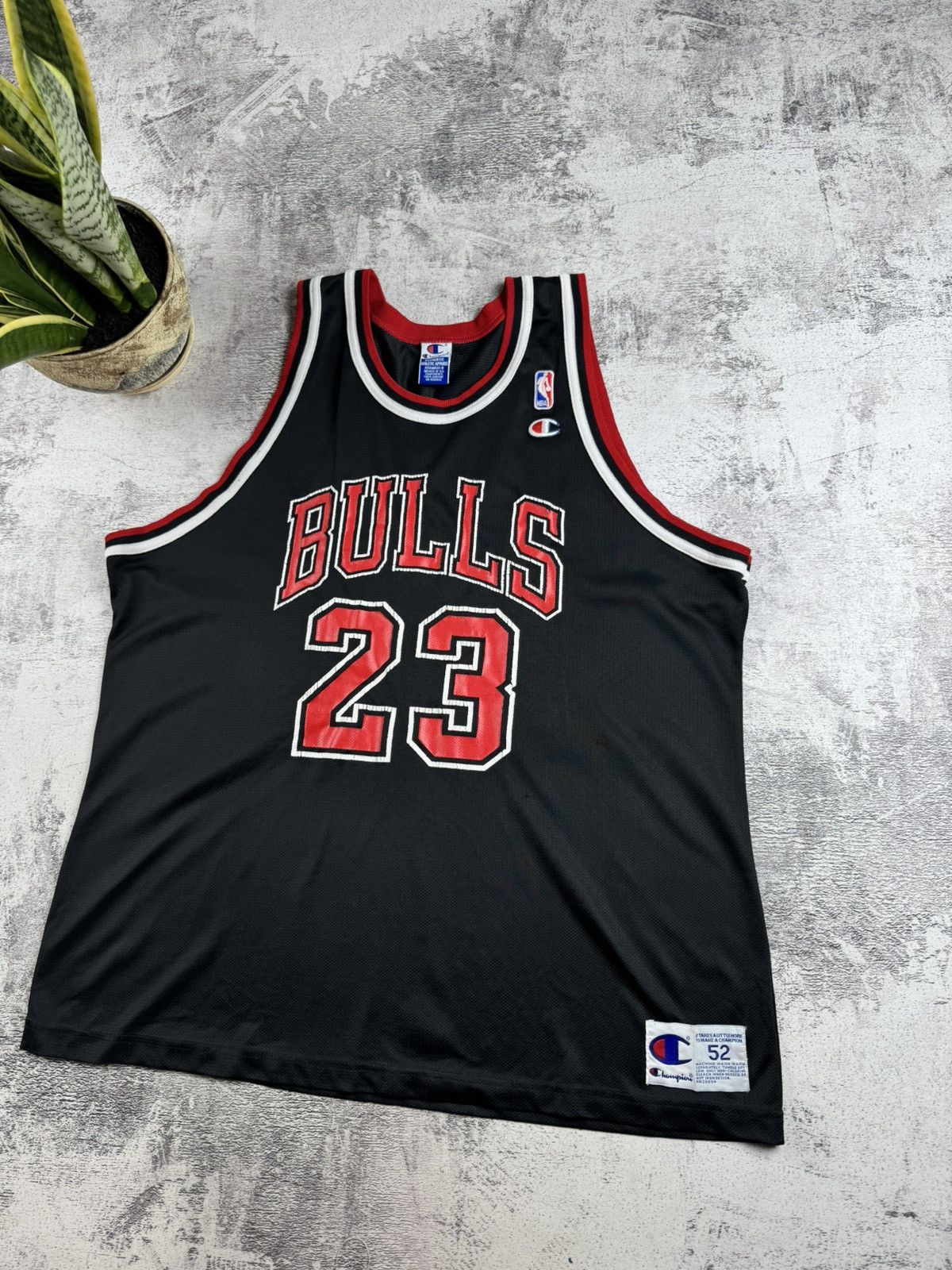 Champion Michael Jordan #23 Chicago Bulls Vintage 90s Champion Black NBA Jersey Size 52 Size US L / EU 52-54 / 3 - 8 Thumbnail