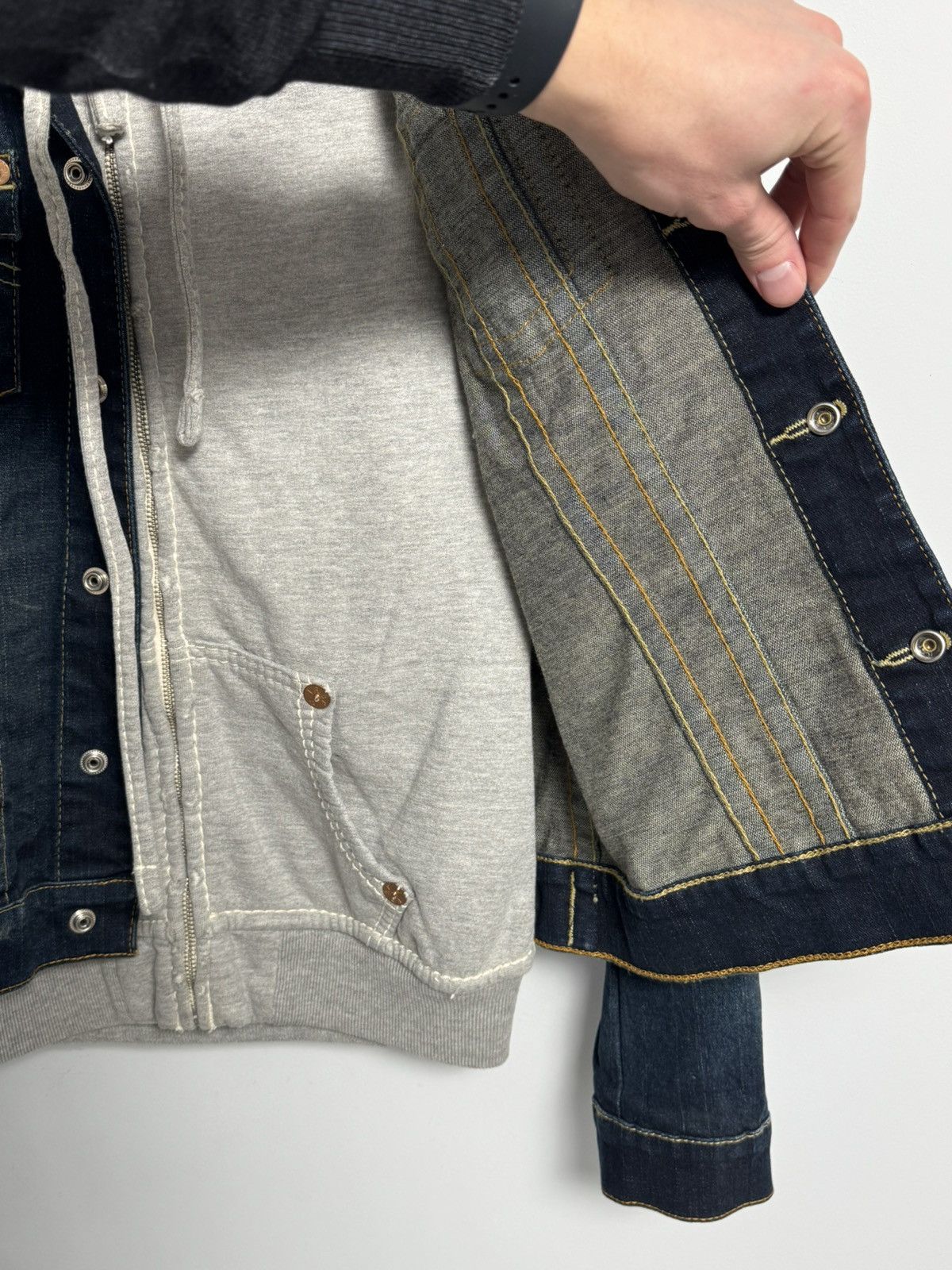 True Religion True Religion Distressed Denim Hooded Jacket size Women’s L Size L / US 10 / IT 46 - 10 Thumbnail