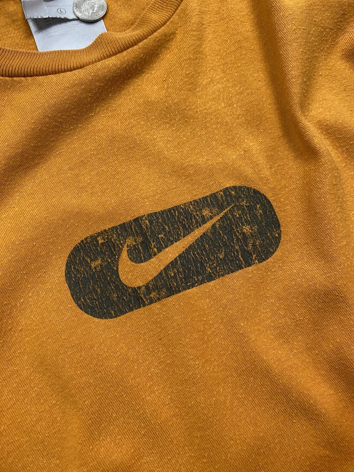 Nike Nike Vintage T-Shirt Centre Logo Y2K 90s Tee Swoosh Size US L / EU 52-54 / 3 - 8 Thumbnail