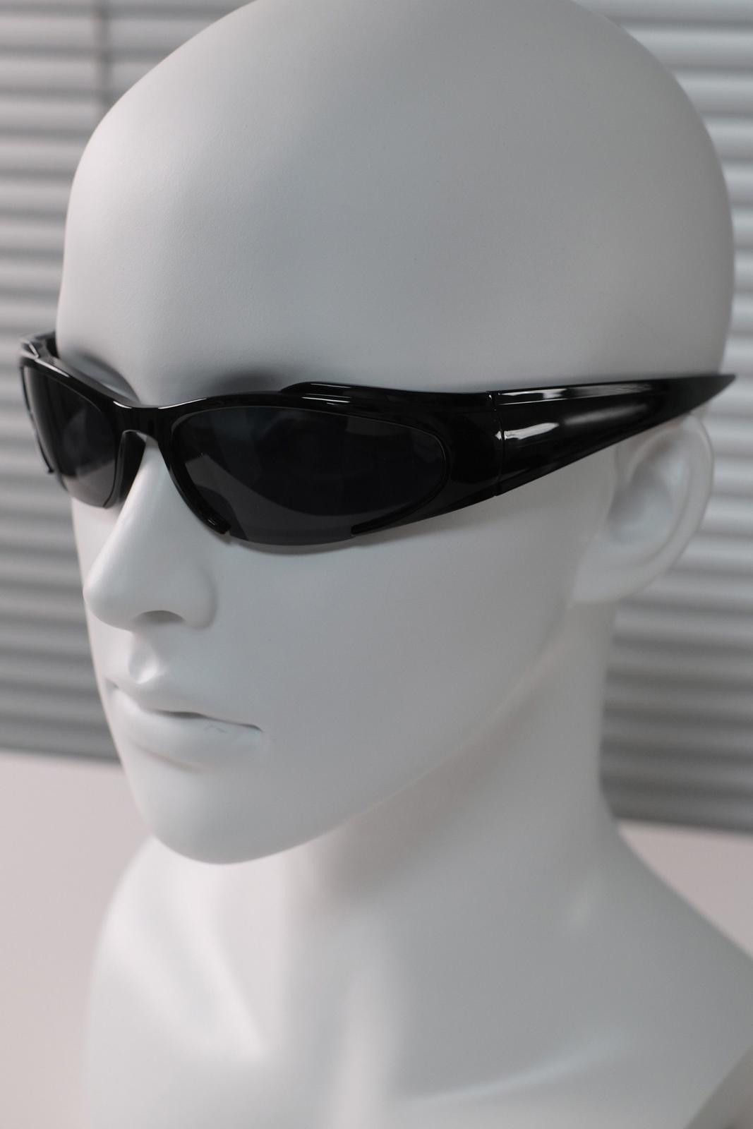 Other Rare Y2k Vtg Futuristic Cat Eye Black Sunglasses Unisex OS Size ONE SIZE - 3 Thumbnail