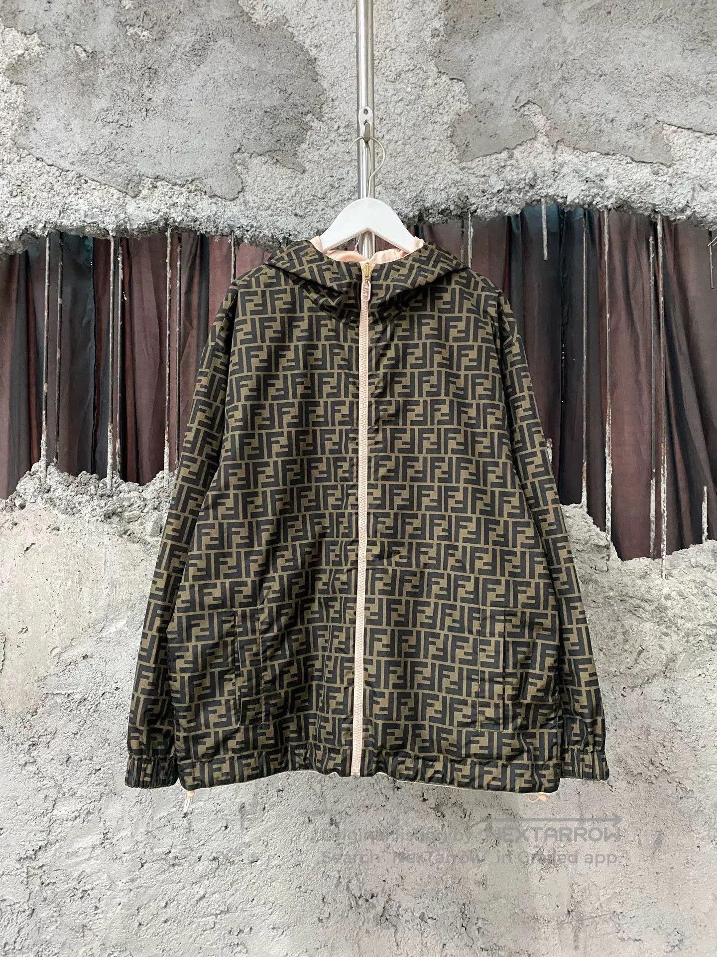 Fendi Fendi Double-sided Logo Zip Jacket Coat. Size US M / EU 48-50 / 2 - 1 Thumbnail