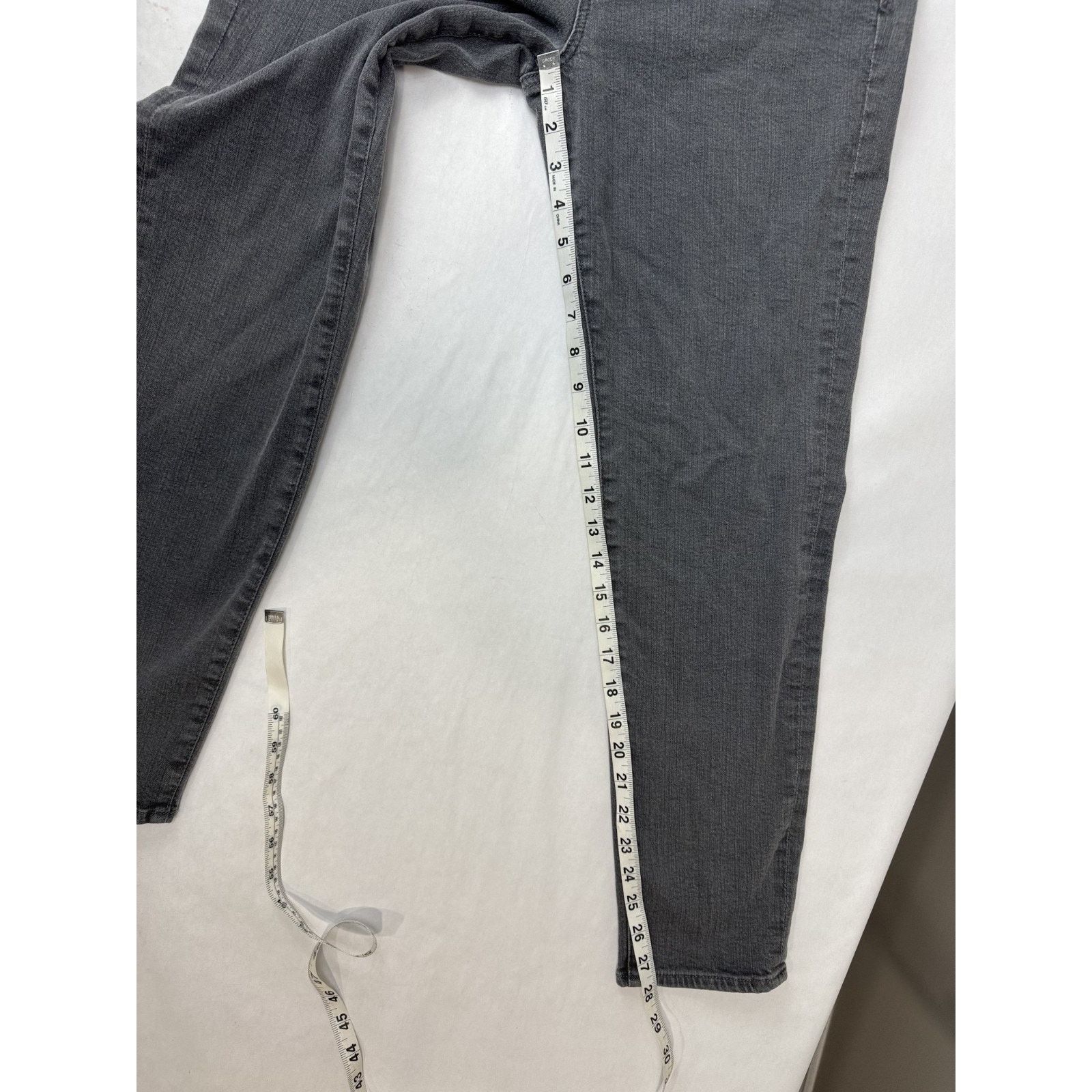 AG Adriano Goldschmied AG Adriano Goldschmied The Stevie Ankle Jeans Gray 32R Size 32" / US 10 / IT 46 - 5 Thumbnail
