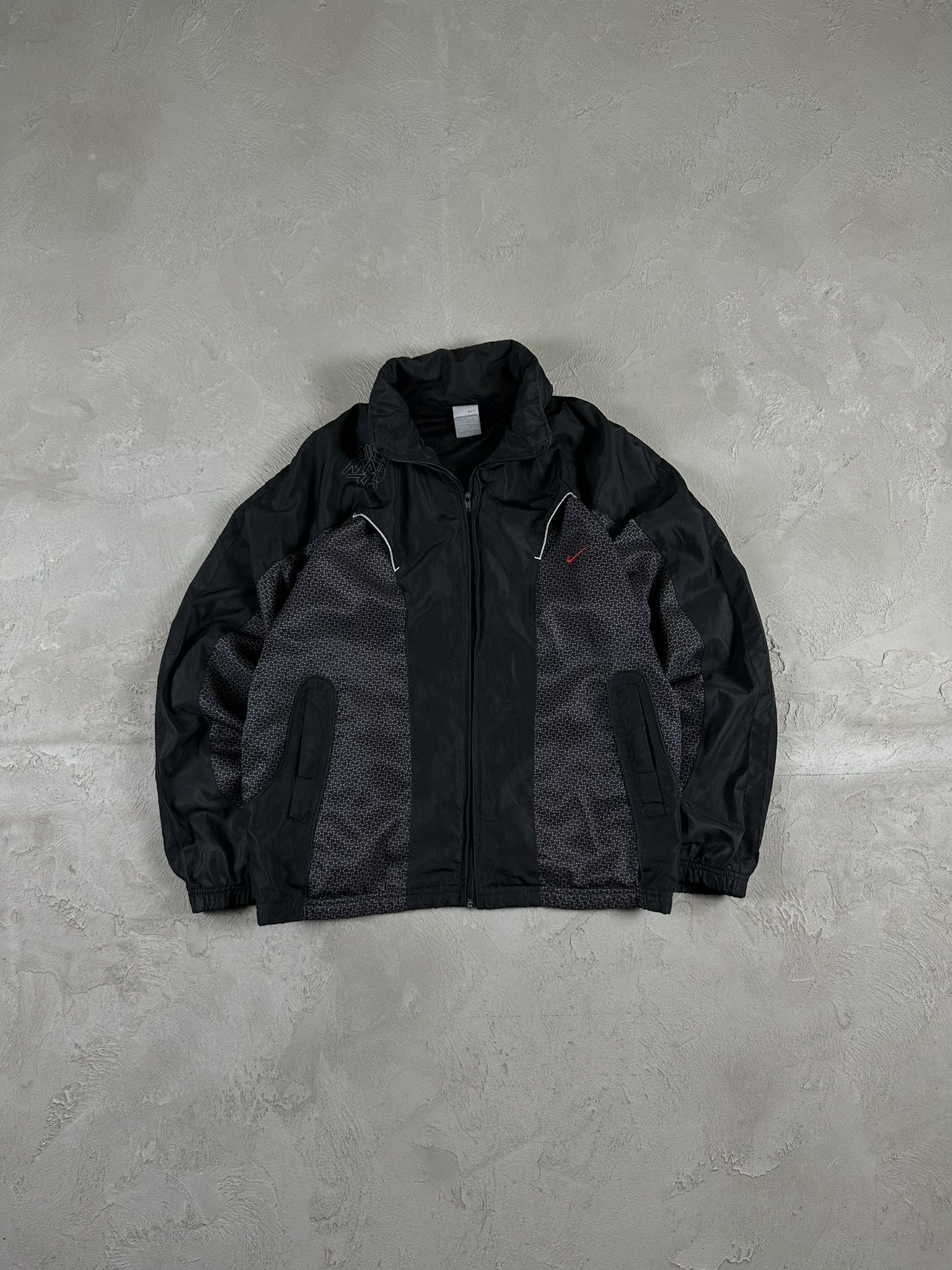 Nike 00s Vintage Nike Air Max Nylon Zip Tracksuit Jacket Size US M / EU 48-50 / 2 - 1 Thumbnail