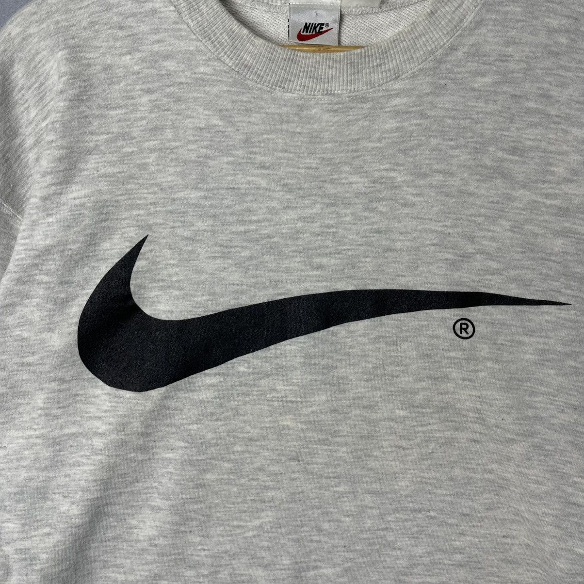 Nike Late 1990s Nike Oversized Swoosh Crewneck Sweatshirt Size US L / EU 52-54 / 3 - 3 Thumbnail
