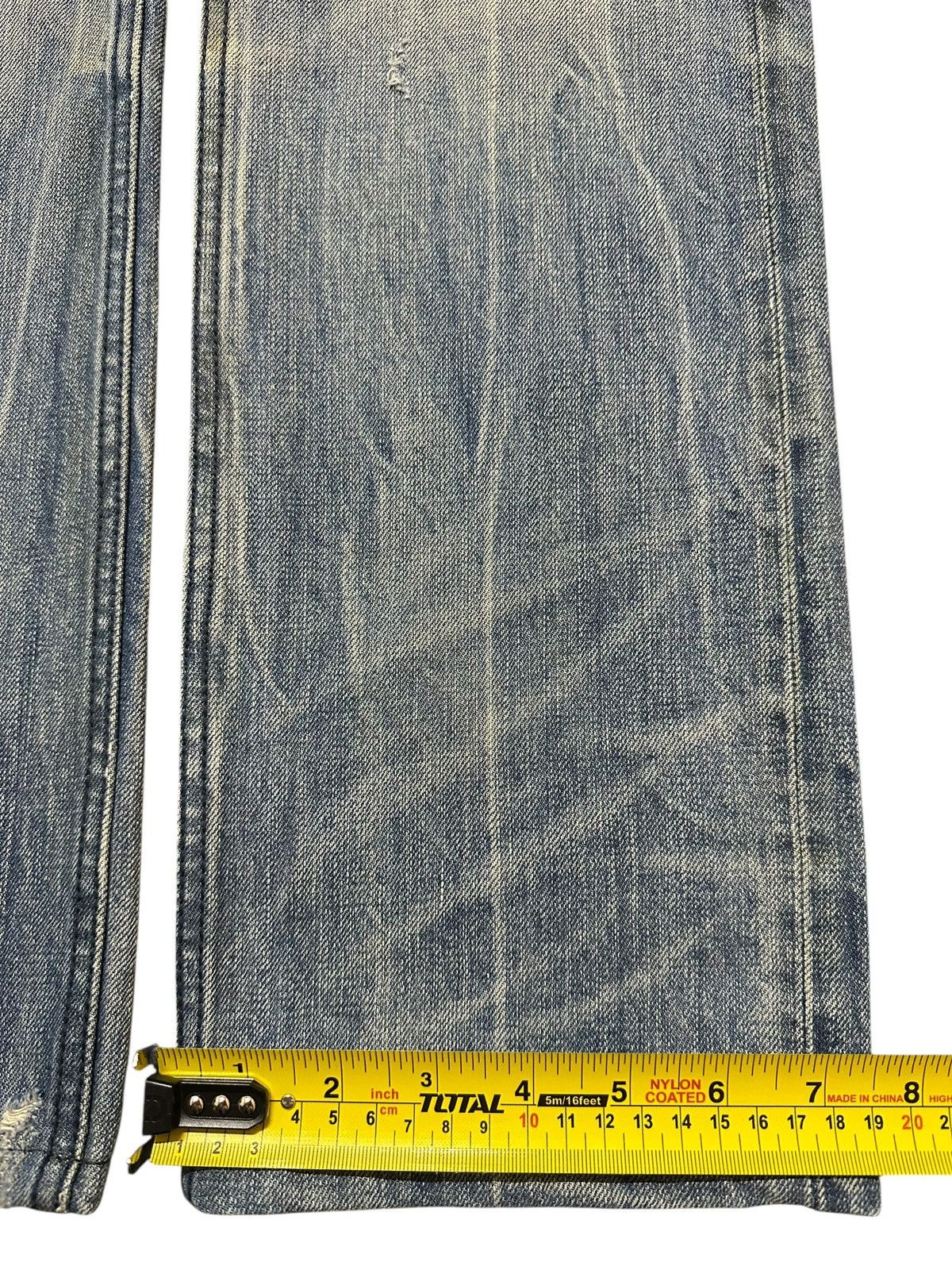 Japanese Brand Vintage Japanese Brand Blue Faded Wash Style Jeans Size US 31 - 16 Thumbnail