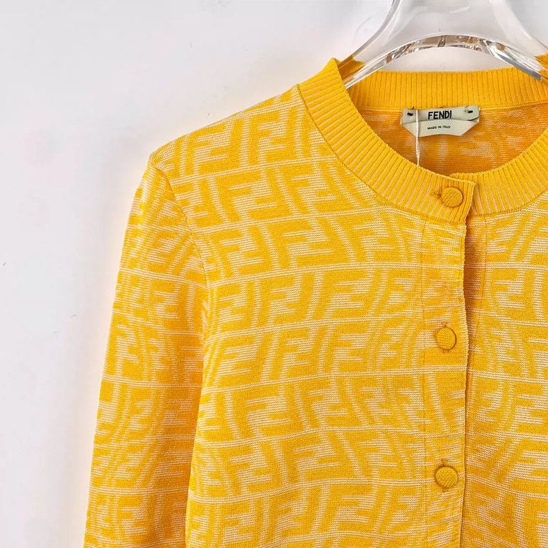Fendi FENDI Yellow logo letter full-print crewneck single-breast Size XS / US 0-2 / IT 36-38 - 3 Thumbnail