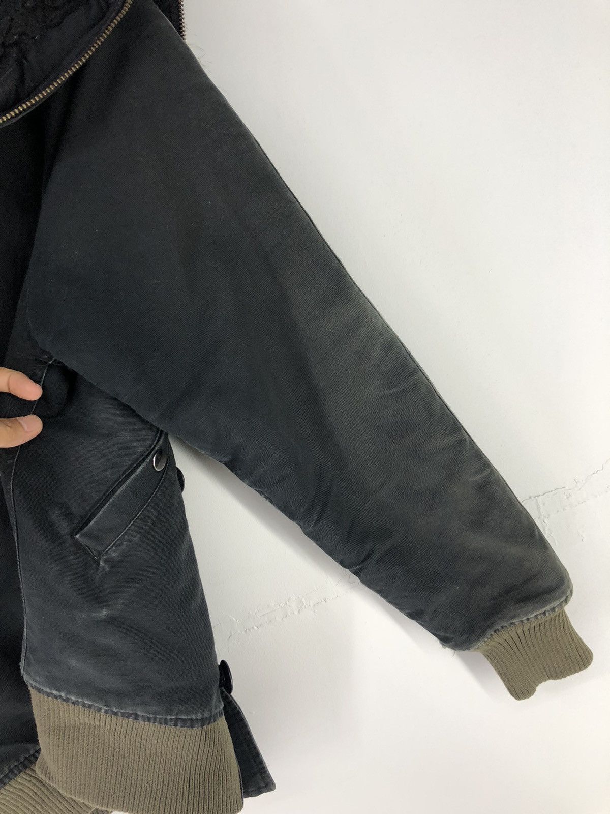 Avirex Vintage Avirex Extreme Cold Weather Distressed Bomber Jacket Size US S / EU 44-46 / 1 - 19 Thumbnail