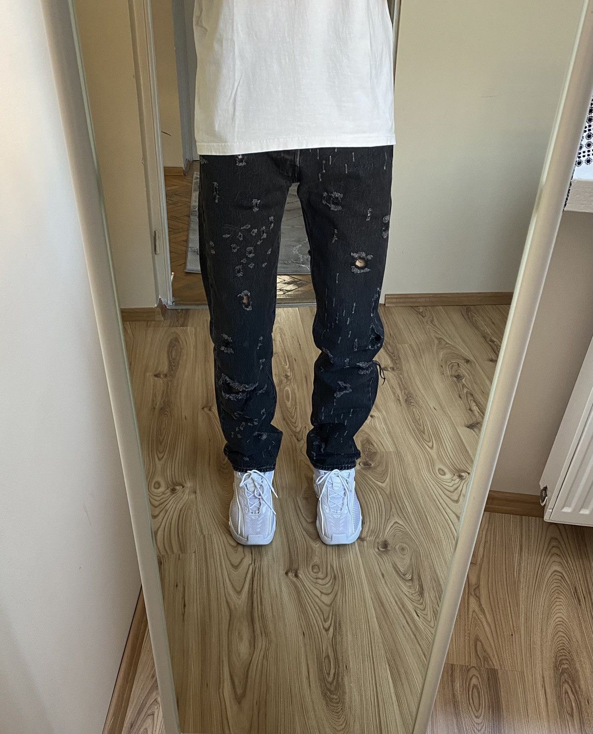 Levi's × Vintage Levi’s 501 Original Fit men’s Straight Fit Denim Jeans Size US 32 / EU 48 - 4 Thumbnail