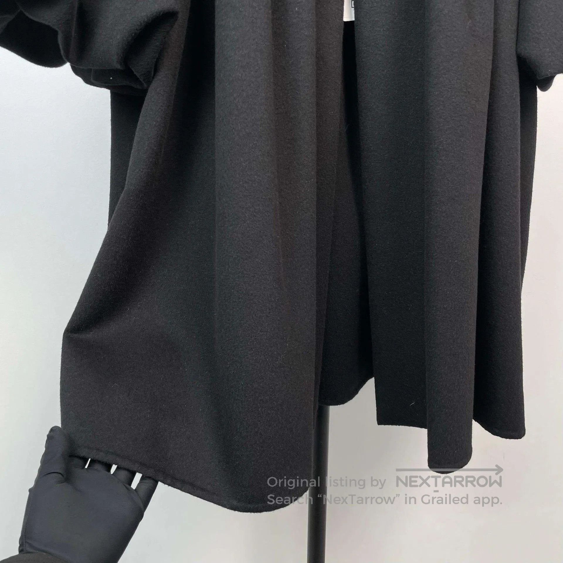 Valentino Valentino Black Puffed Sleeve Wool Coat. Size M / US 6-8 / IT 42-44 - 5 Thumbnail