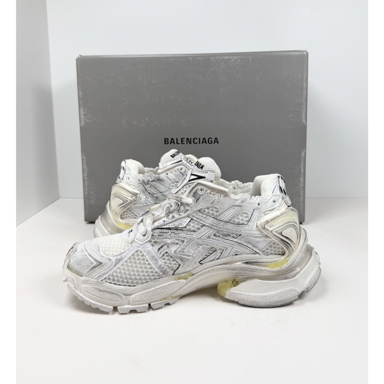 Balenciaga Size 36EU/6W - Balenciaga Runner Kith Distressed NEW Size US 6 / IT 36 - 7 Thumbnail