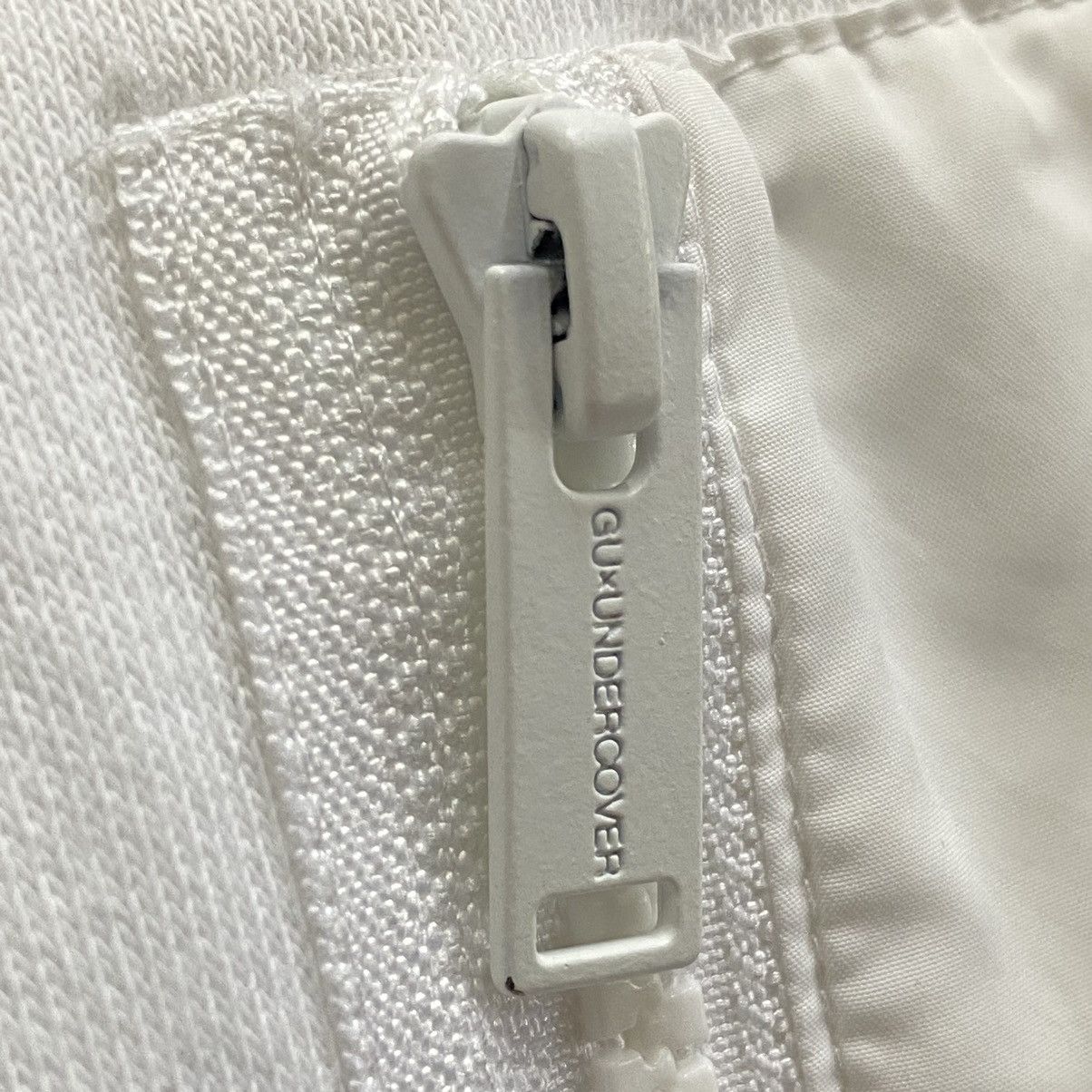 GU × Undercover GU x Undercover Jun Takahashi White Sweatshirt Multi-Zip M Size US M / EU 48-50 / 2 - 8 Thumbnail