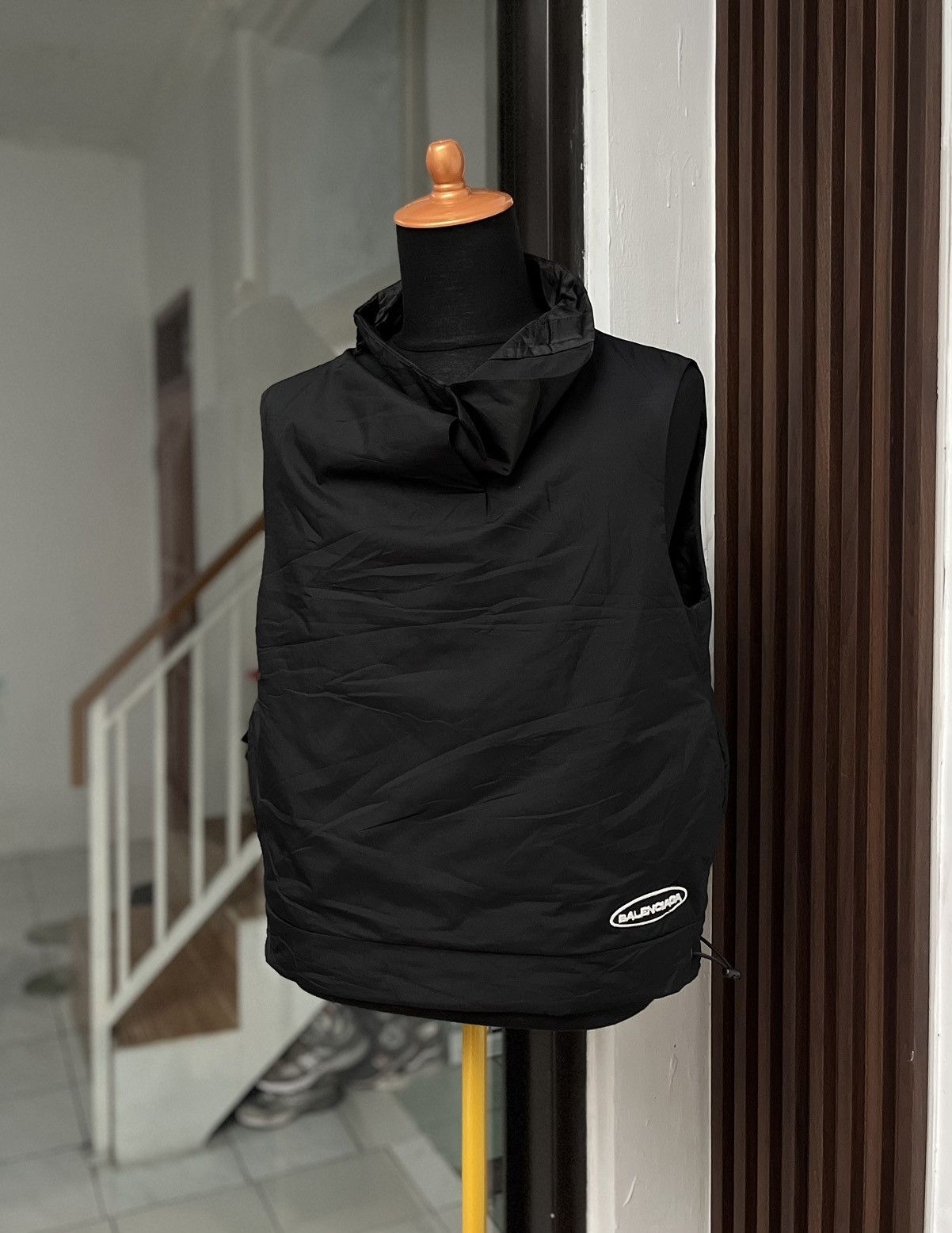 Balenciaga Vintage Bullet Vest Balenciaga Paris / Bullet Proof Vest Size US M / EU 48-50 / 2 - 5 Thumbnail