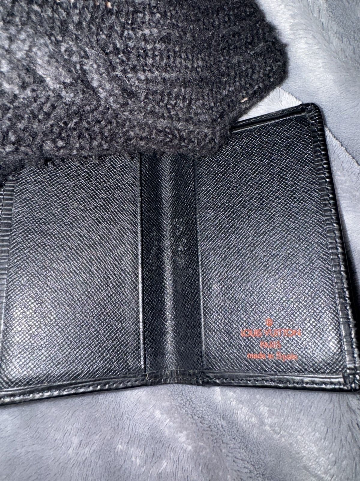 Louis Vuitton Authentic Louis Vuitton Black Epi Card Holder Size ONE SIZE - 4 Thumbnail