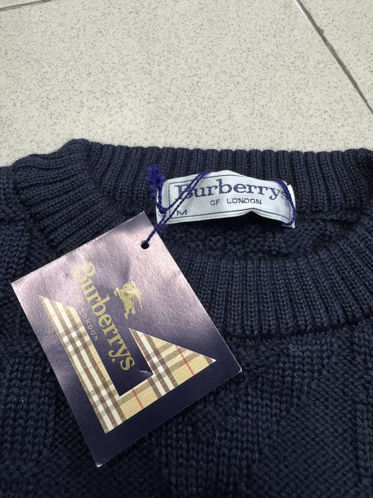 Burberry NWT VINTAGE BURBERRYS EMBROIDERED CABLE KNIT JUMPER Size US M / EU 48-50 / 2 - 3 Thumbnail