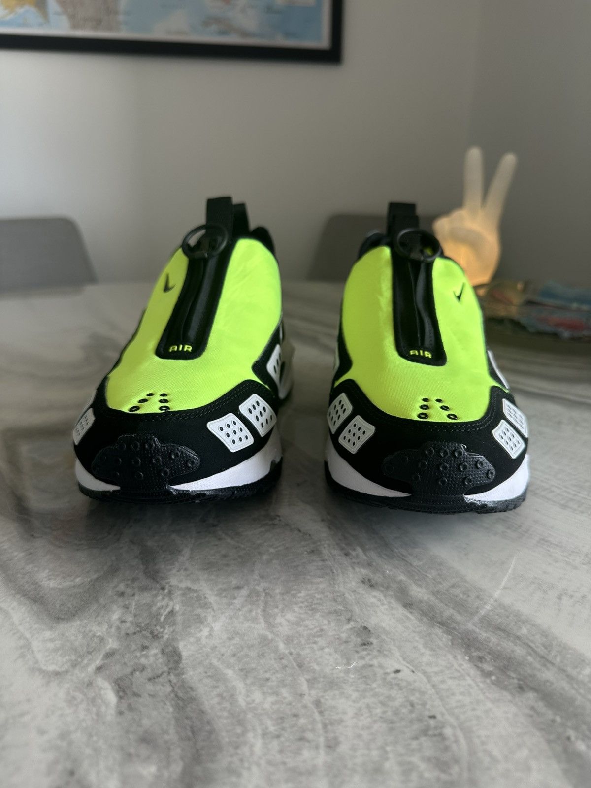 Nike Nike Air Max SNDR Women’s Sneakers in Volt / Black Size US 9 / IT 39 - 3 Thumbnail