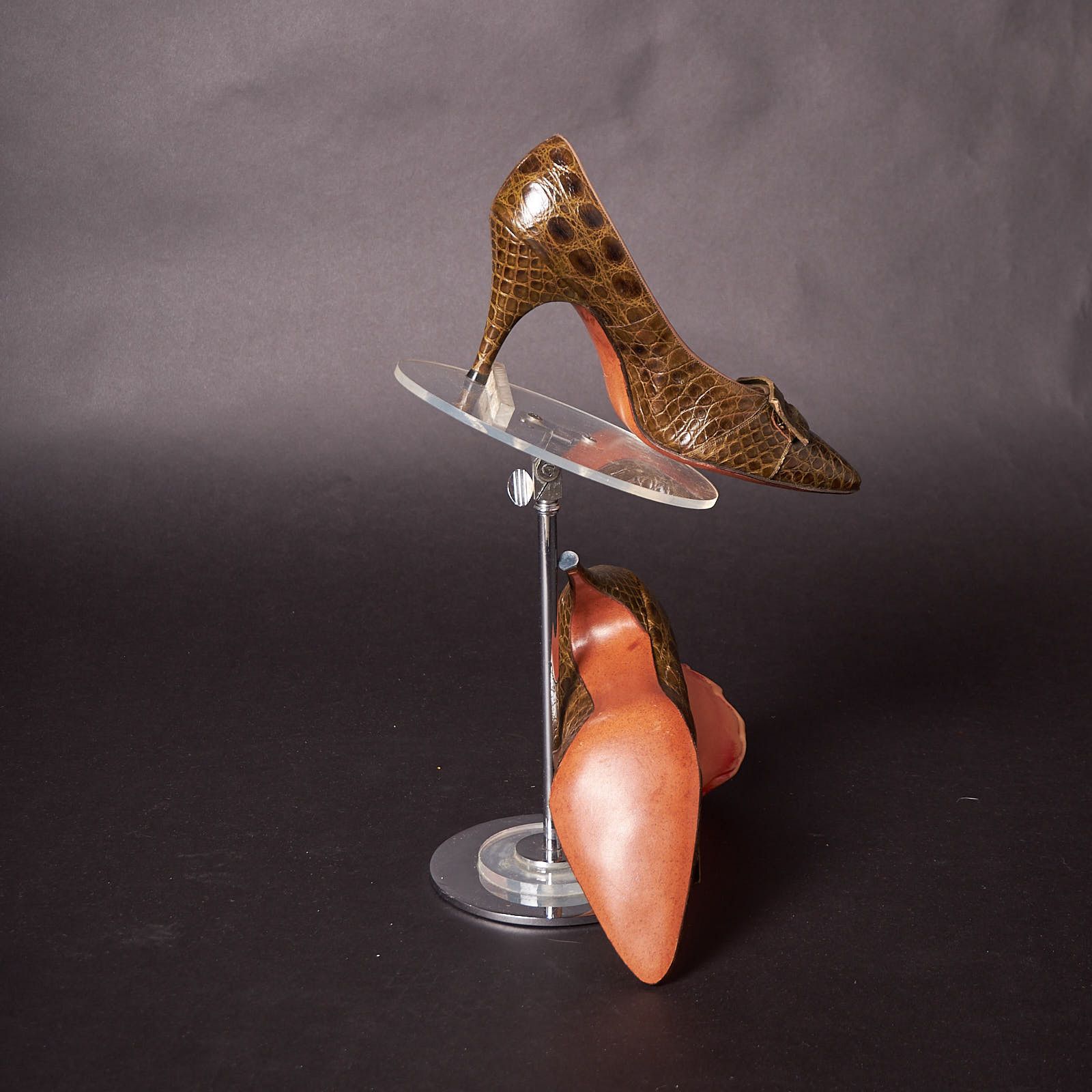 Vintage 1960s Olive Green Pressed Leather Skin Pumps Heels Shoes Size US 6.5 / IT 36.5 - 5 Thumbnail