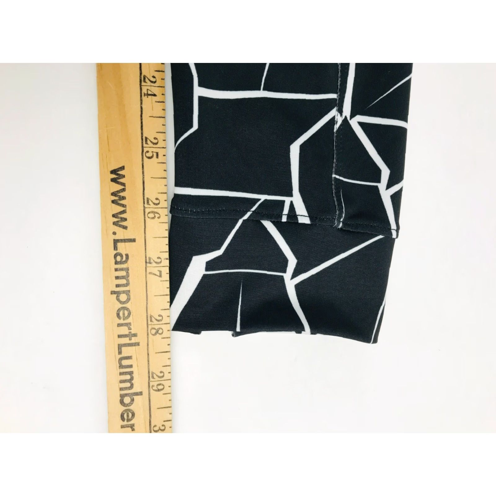 Vintage Satva Yoga Pants Women's Size S Black Athletic Wear Stretch Geometric pattern Size 28" / US 6 / IT 42 - 4 Thumbnail