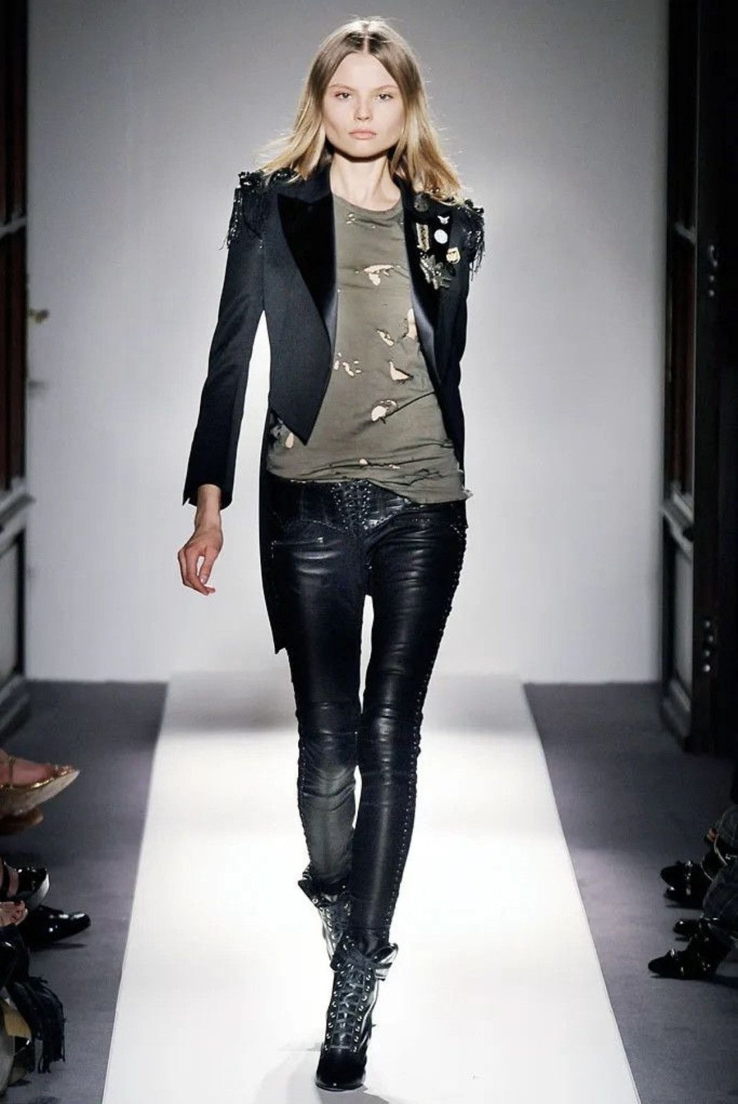 Balmain Balmain SS10 Bullet / Destroyed Military Shirt Decarnin Size US XS / EU 42 / 0 - 8 Thumbnail