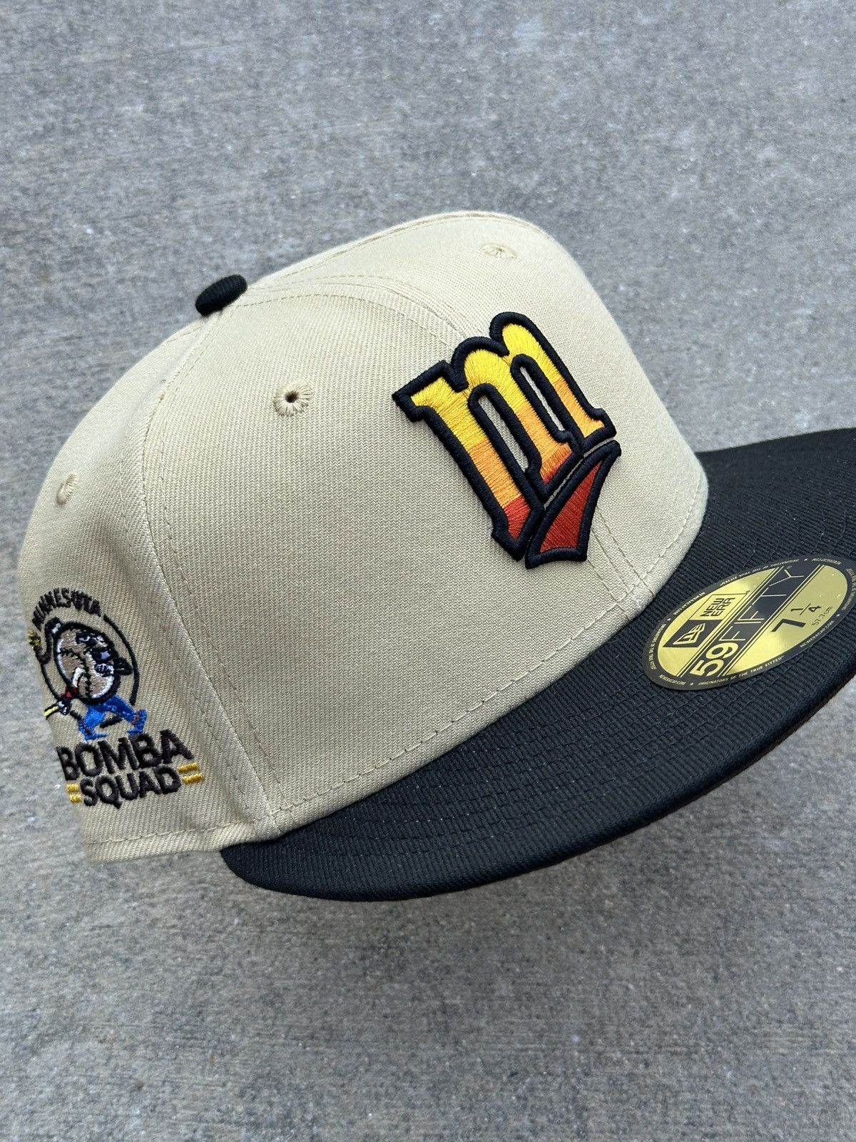 MLB × New Era Minnesota Twins RMDCC Paper Mario Two Tone Fitted Hat 7 1/4 Size ONE SIZE - 1 Thumbnail