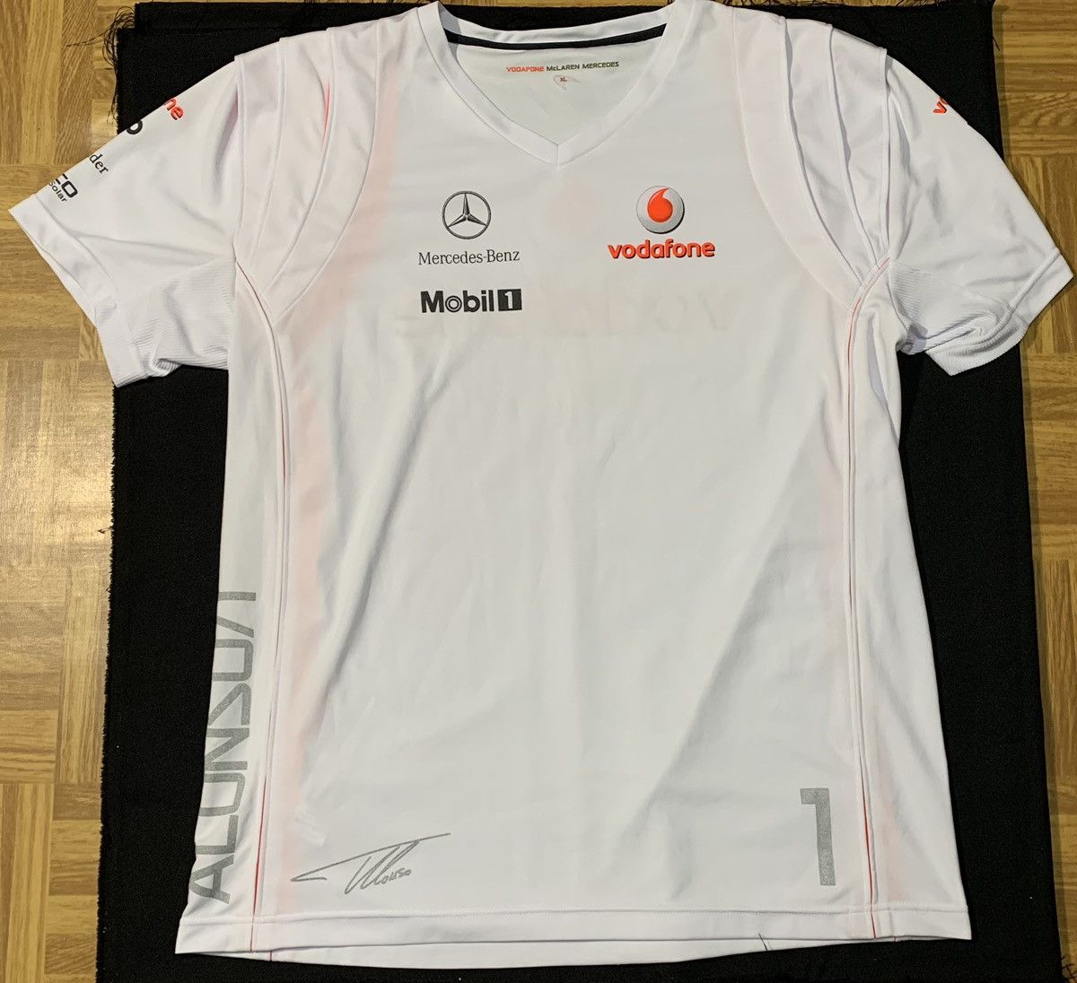 Mercedes-Benz Mercedes McLaren Vodafone Racing T Shirt XL Size US XL / EU 56 / 4 - 3 Thumbnail