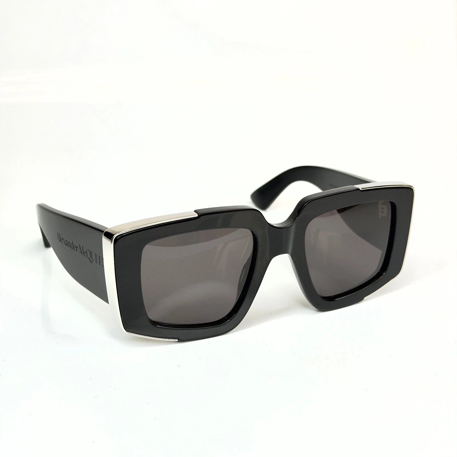 Alexander McQueen ALEXANDER MCQUEEN AM0446S 0446 Black Fashion Sunglass 001 Size ONE SIZE - 9 Thumbnail