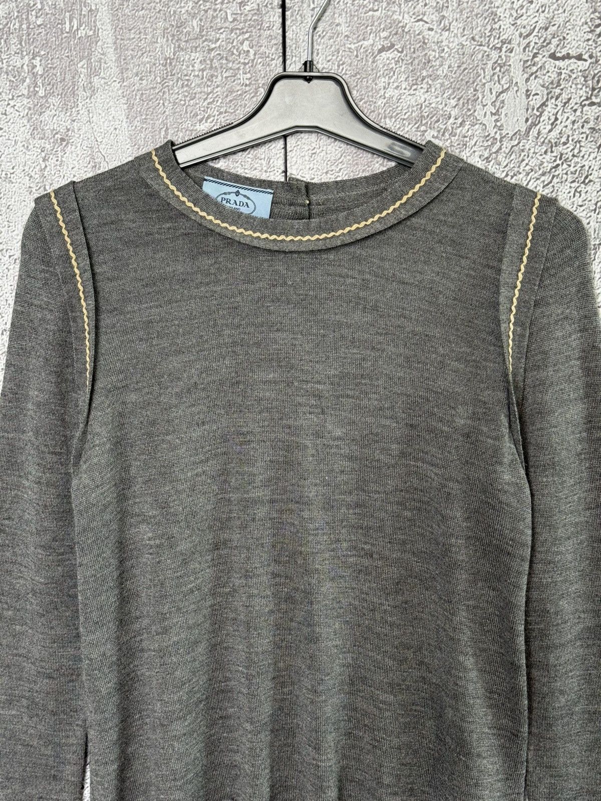 Prada Prada Grey Wool and Silk Knit Long Sleeve Open Back Sweater Size S / US 4 / IT 40 - 3 Thumbnail