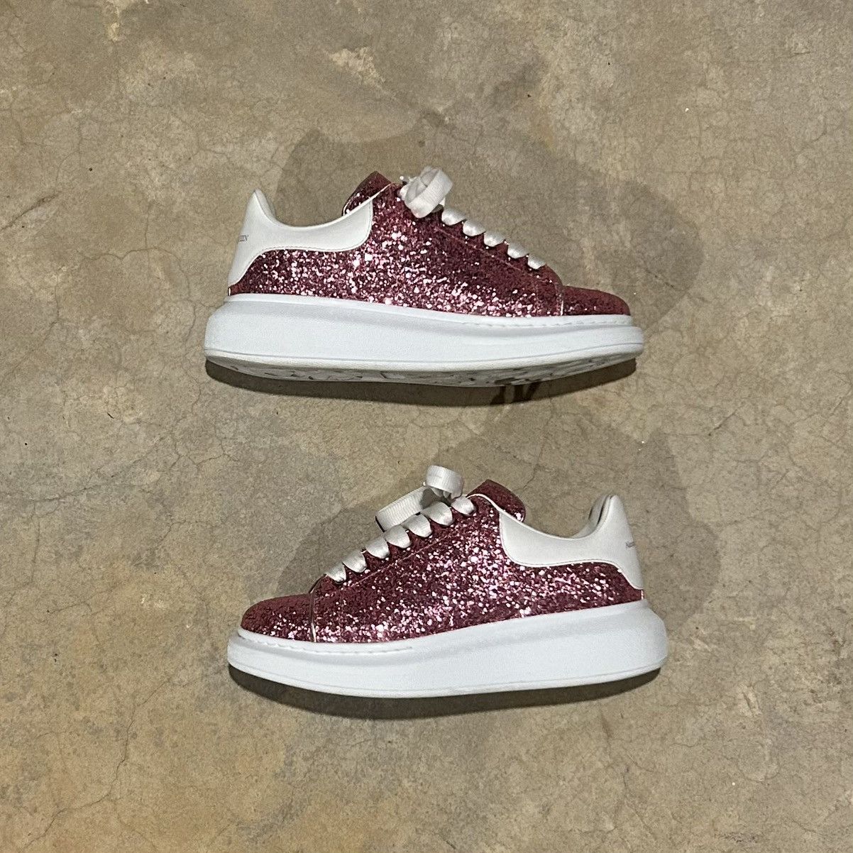Alexander McQueen × Designer Alexander McQueen Pink Rose Glitter Oversized Sneakers US 5 Size US 5 / EU 37 - 4 Thumbnail