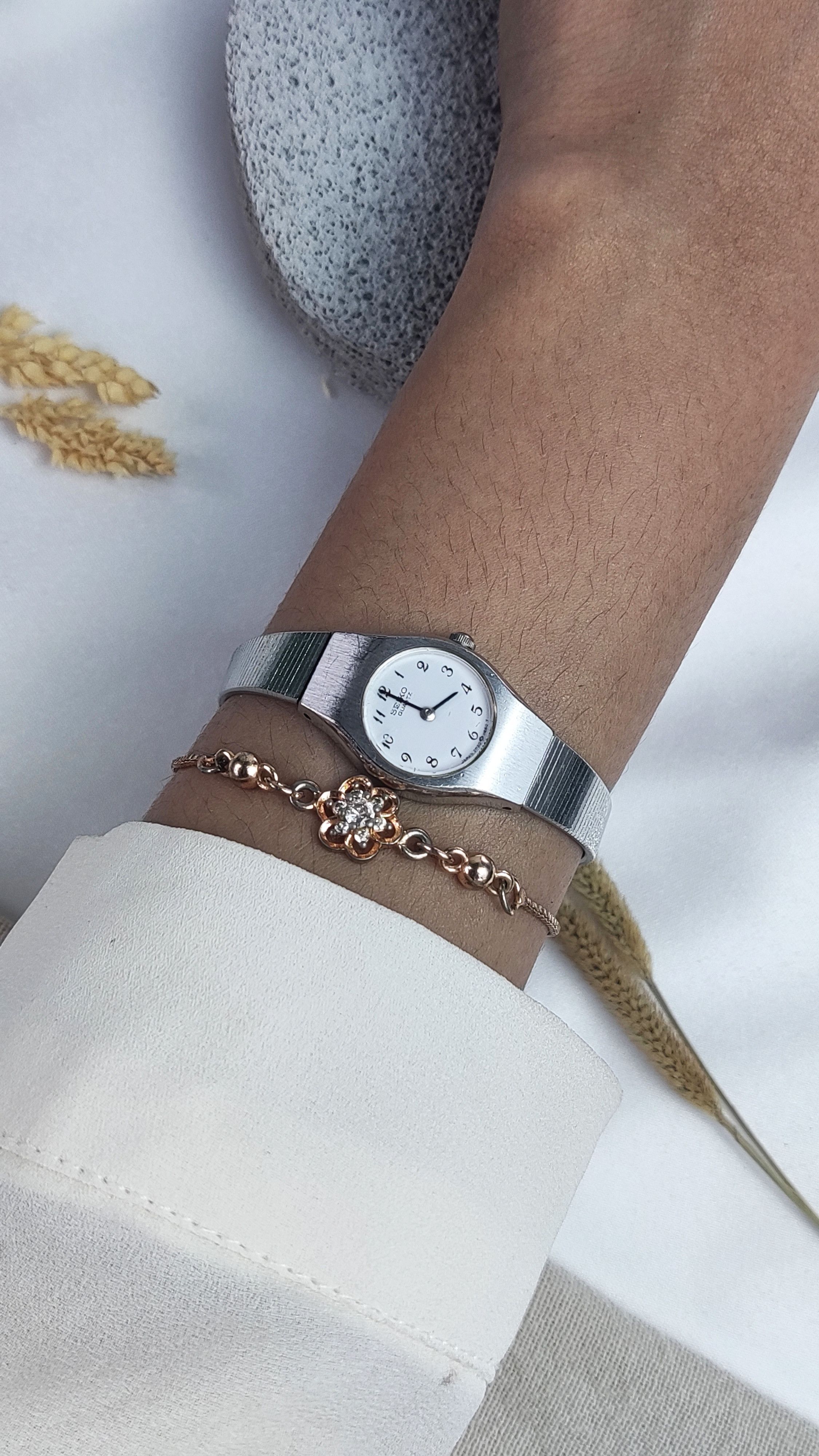 Seiko SEIKO SILVER TONE WHITE DIAL LADIES✨ Size ONE SIZE - 2 Thumbnail
