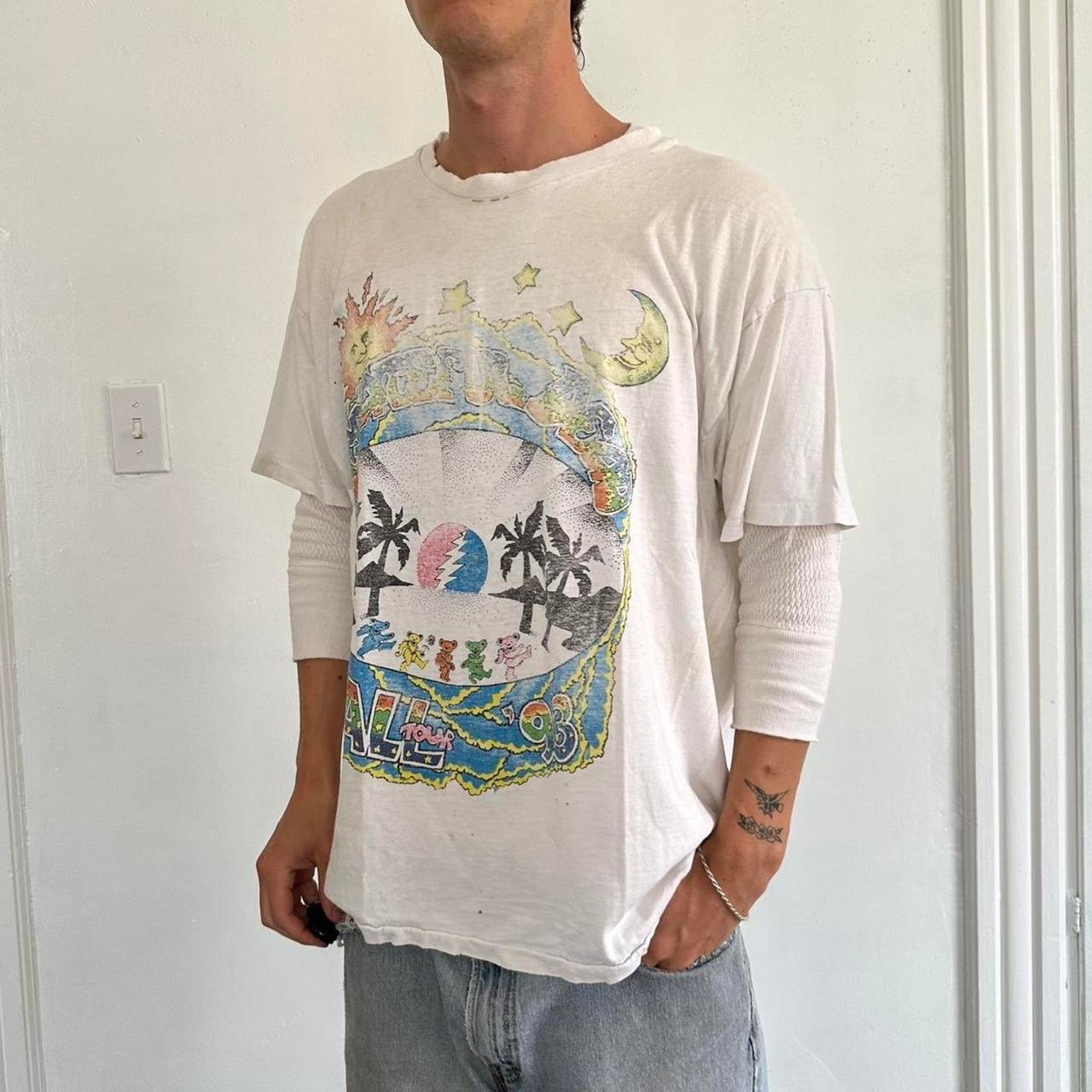 Vintage Vintage 90s Fall Tour Grateful Dead Thrashed White Band Tee Size US XL / EU 56 / 4 - 2 Thumbnail