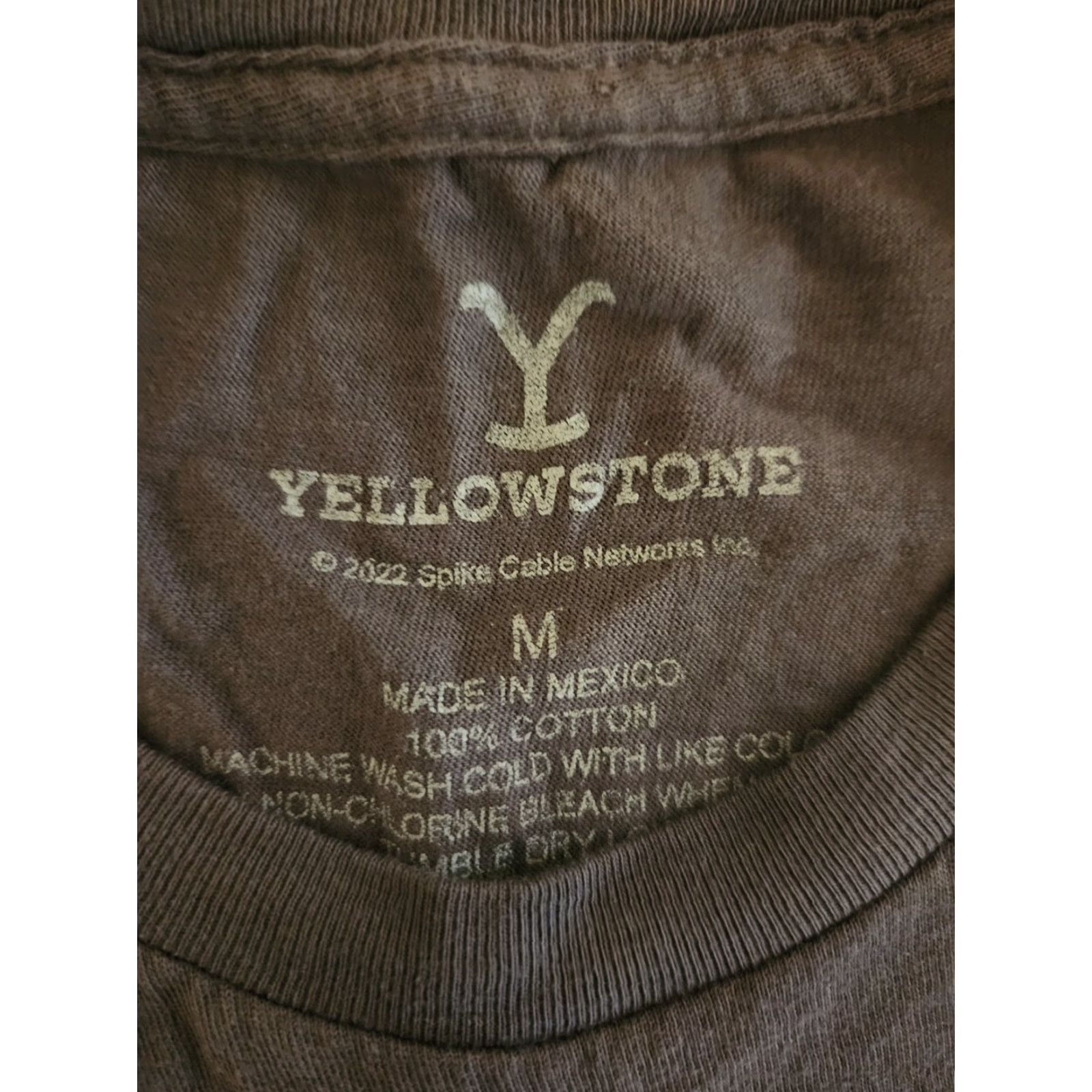 Vintage Yellowstone Dutton Ranch Adult T Shirt Gray Short Sleeve Size M Cotton Graphic Print Unisex Mens Womens Cowboys Western TV Theme 2020s Size US M / EU 48-50 / 2 - 2 Thumbnail